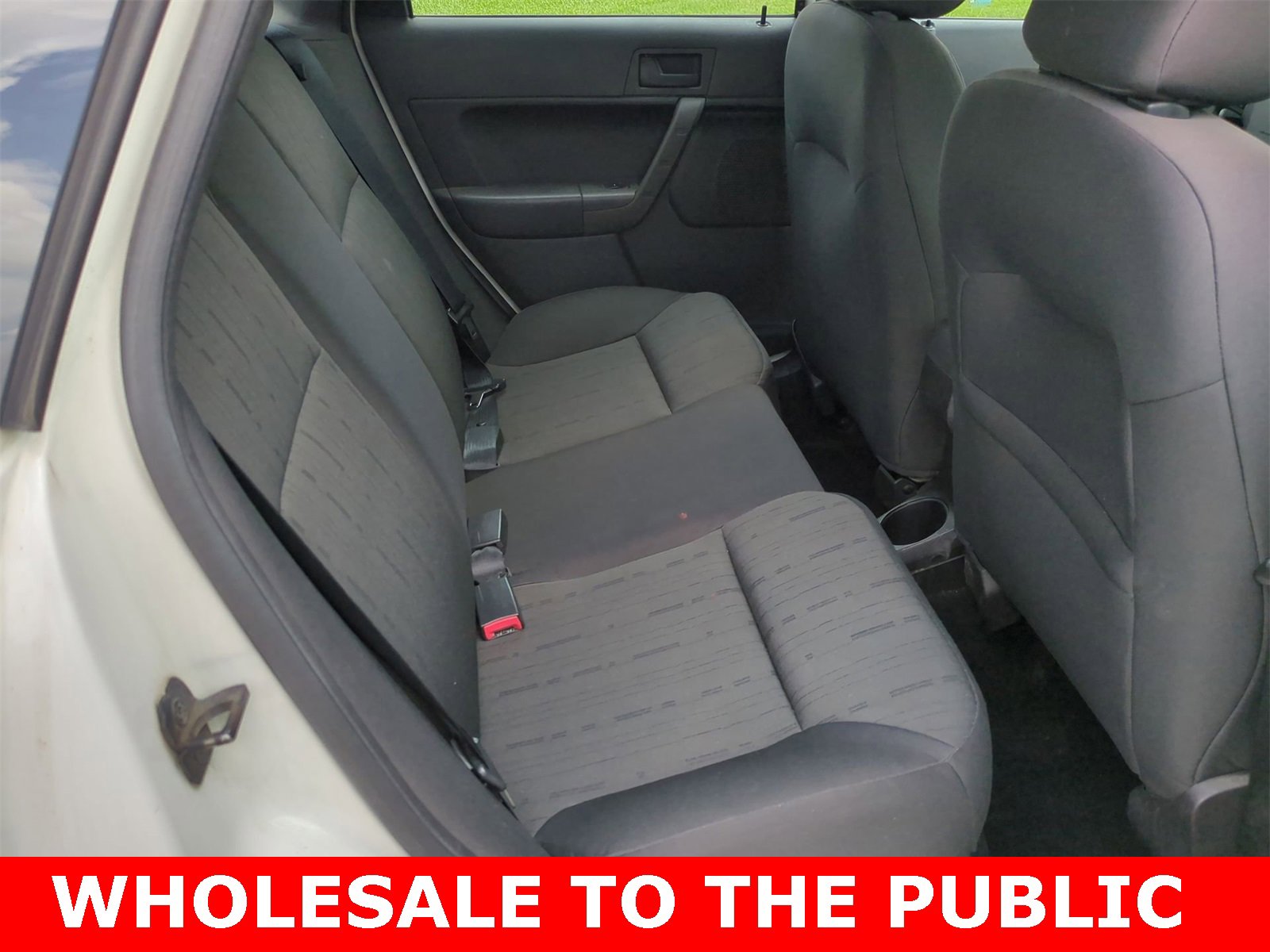 Thumbnail: 2010 Ford Focus - 17