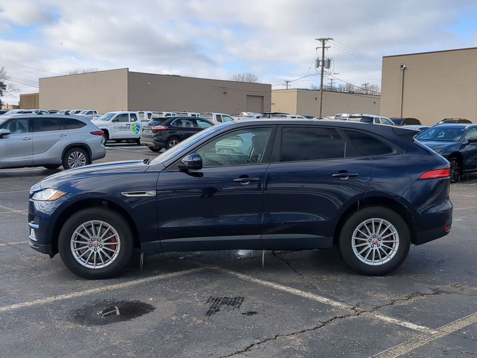 Thumbnail: 2017 Jaguar F-Pace - 11