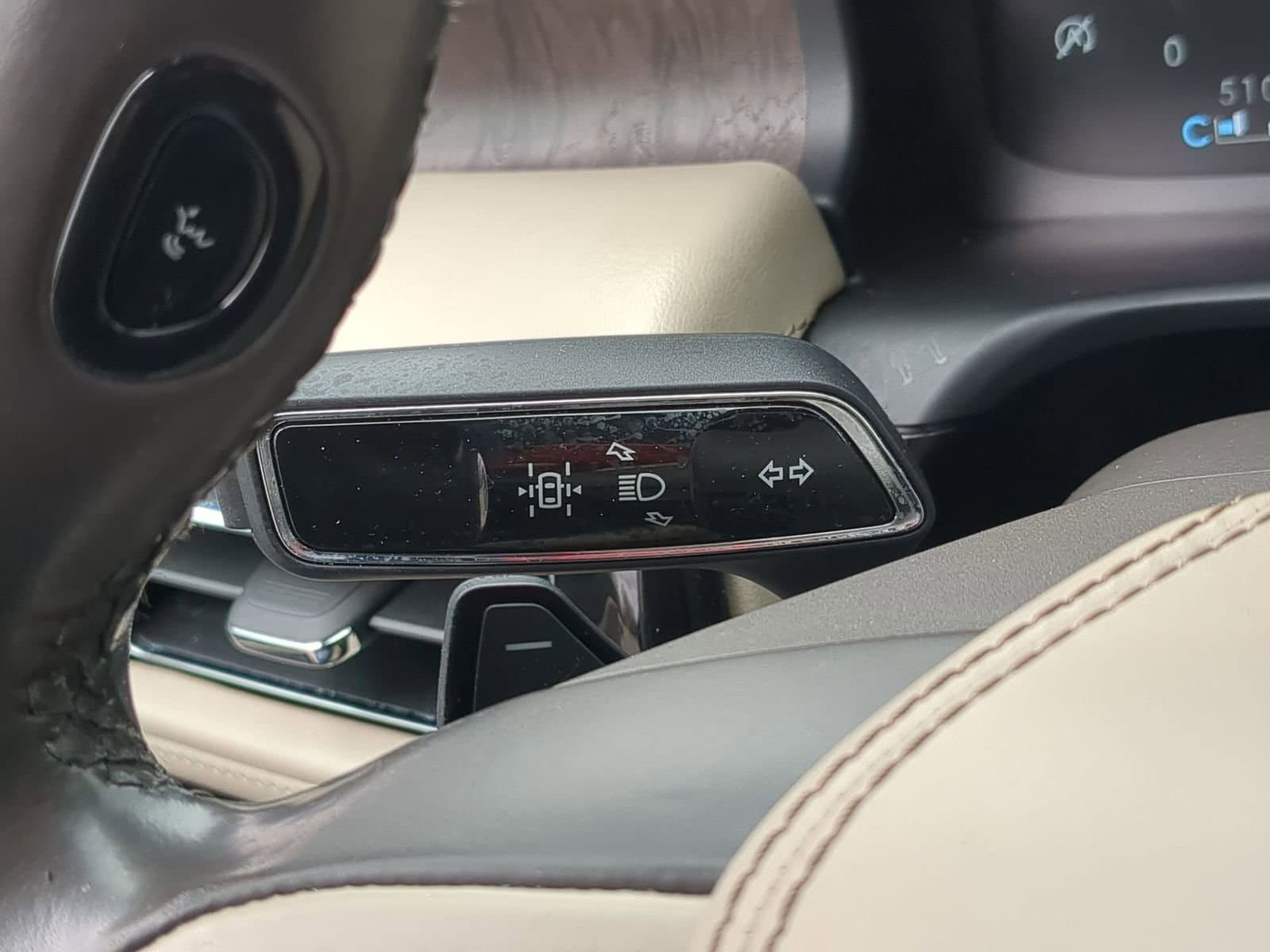 Thumbnail: 2020 Lincoln Aviator - 25