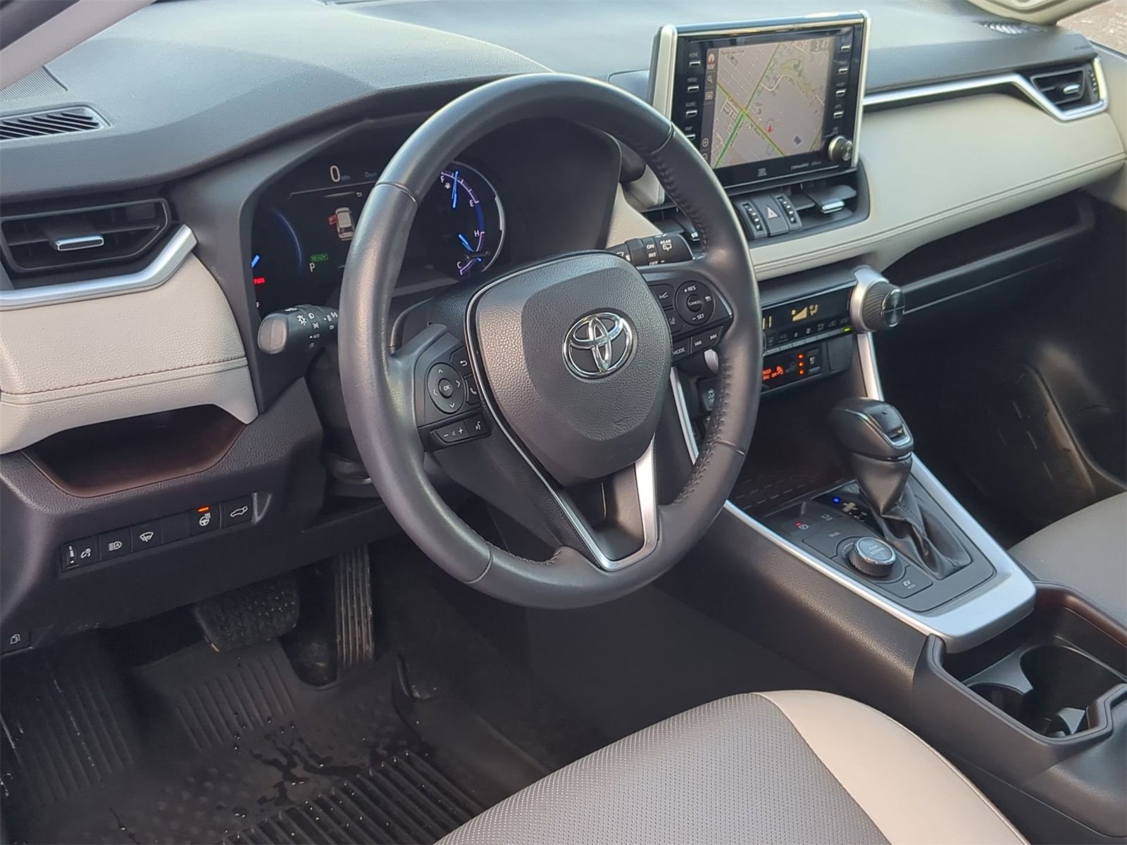 Thumbnail: 2020 Toyota RAV4 - 10