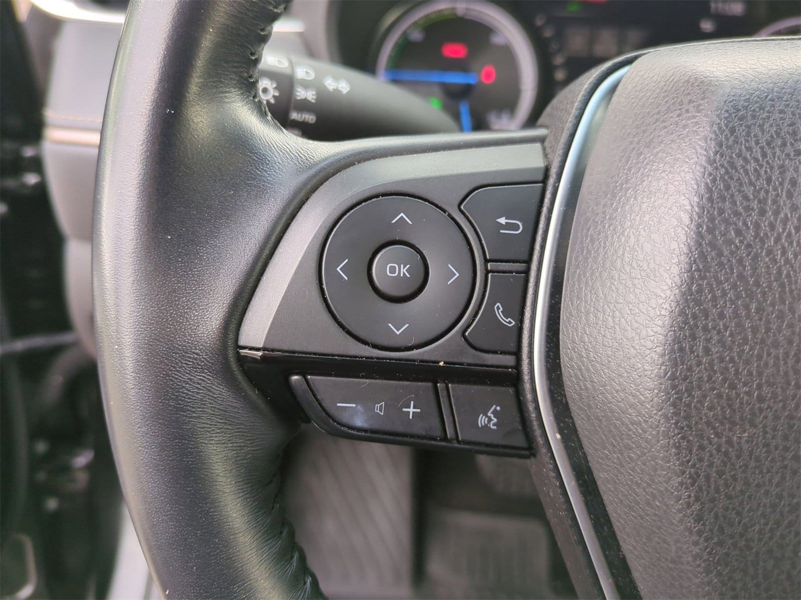 Thumbnail: 2022 Toyota Venza - 22