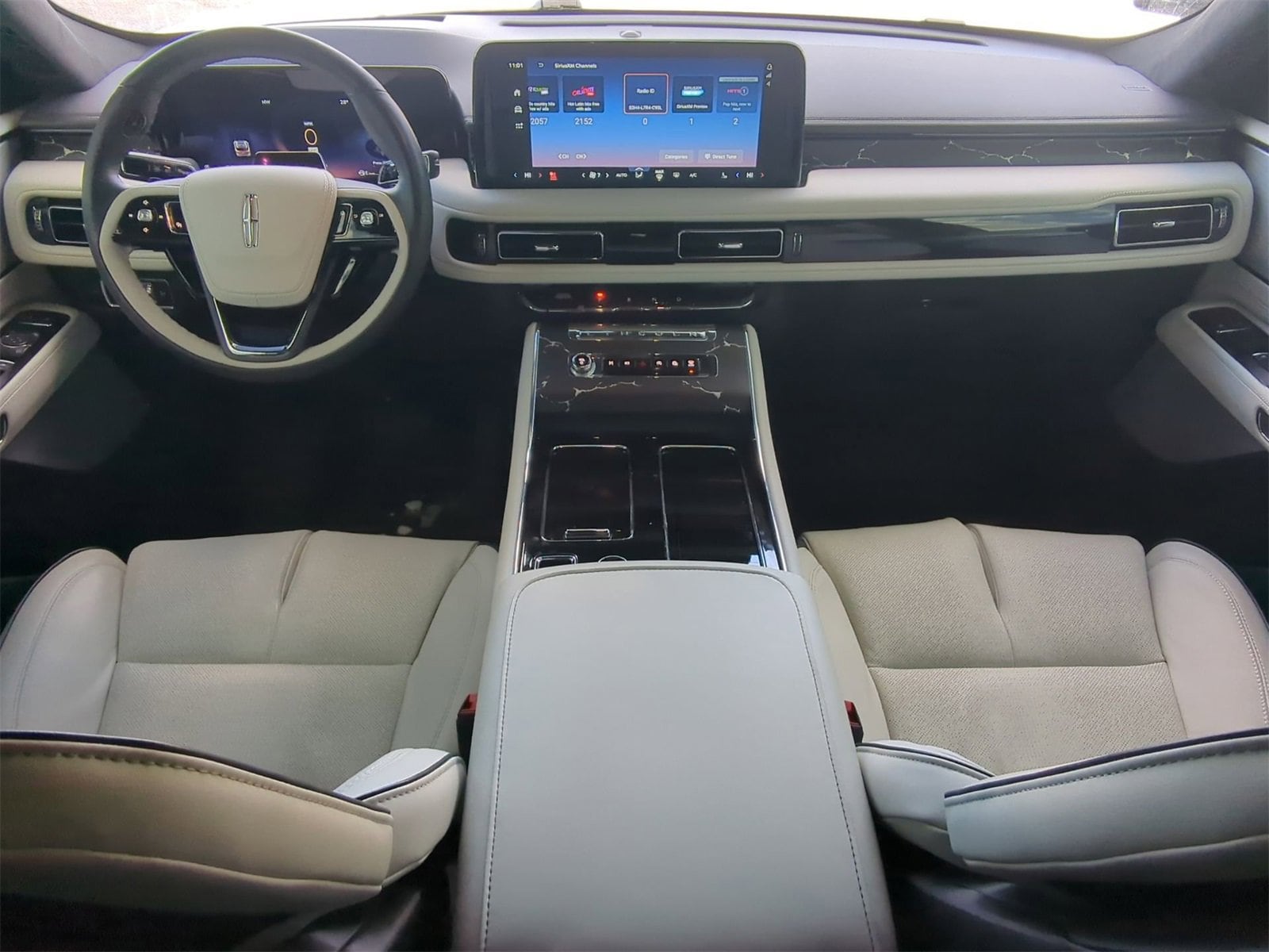 Thumbnail: 2025 Lincoln Aviator - 15