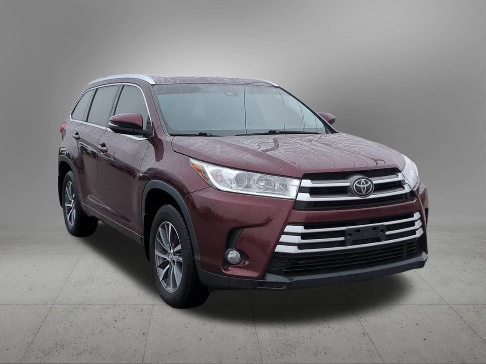 Thumbnail: 2017 Toyota Highlander - 8