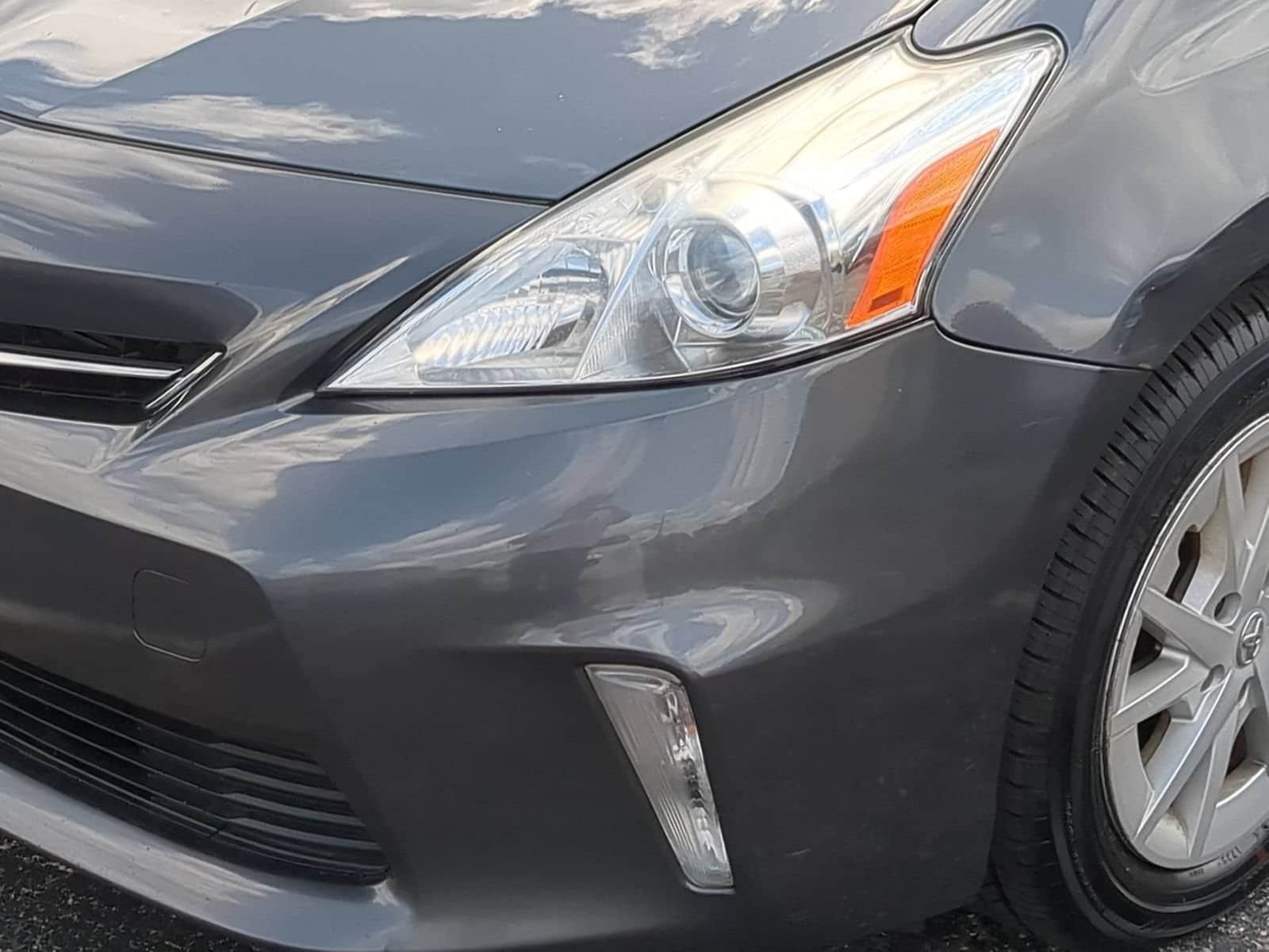 Thumbnail: 2013 Toyota Prius v - 11
