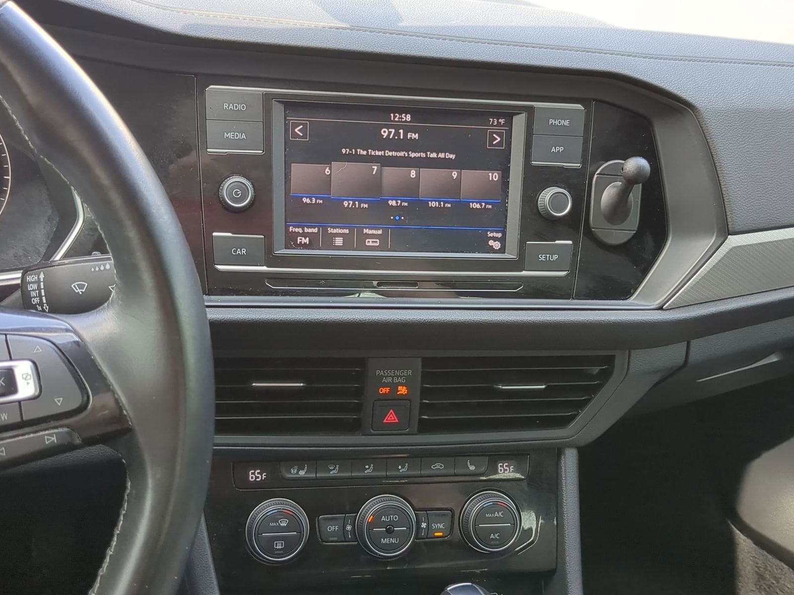 Thumbnail: 2019 Volkswagen Jetta - 27