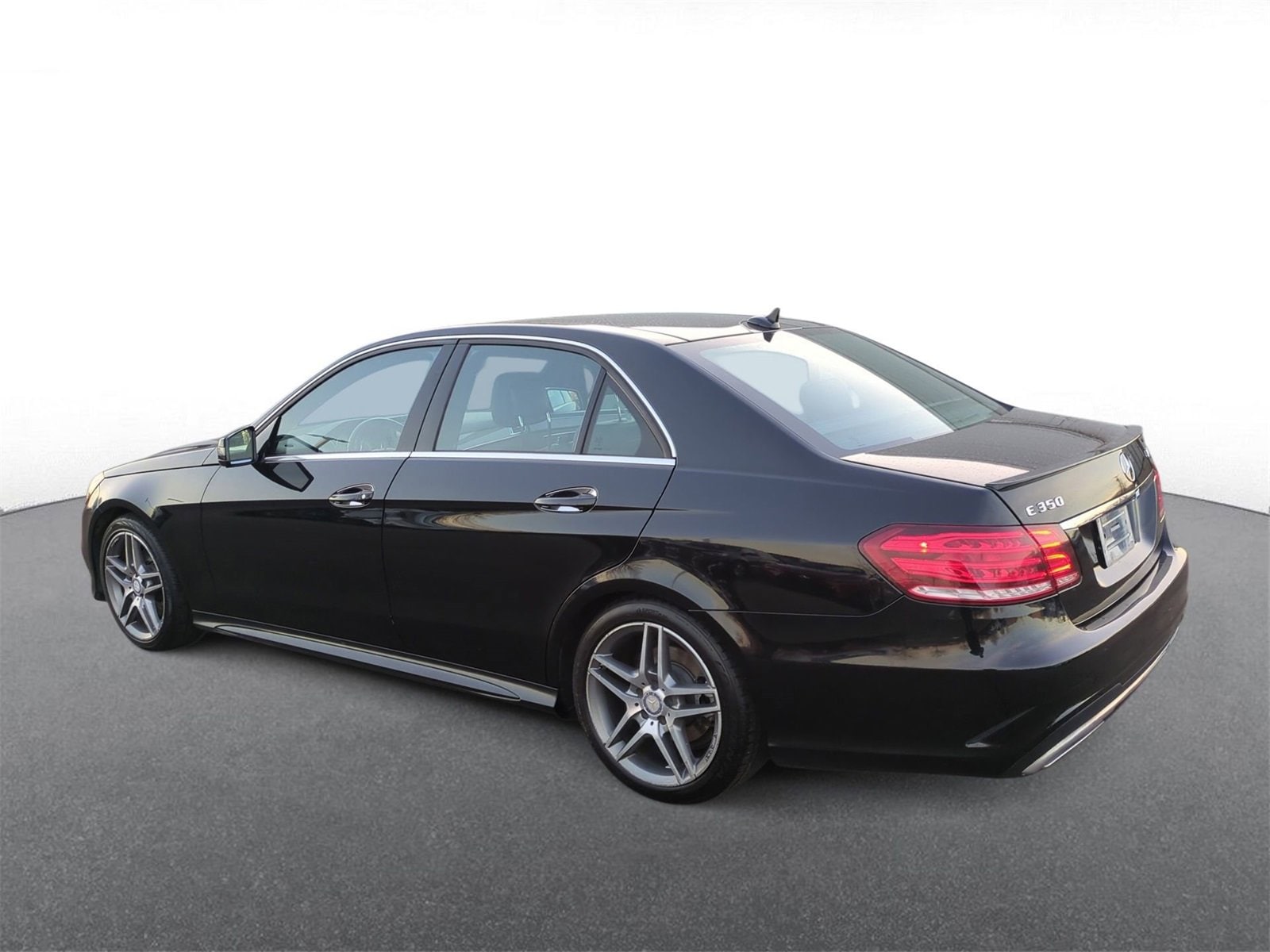 Thumbnail: 2014 Mercedes-Benz E-Class - 6