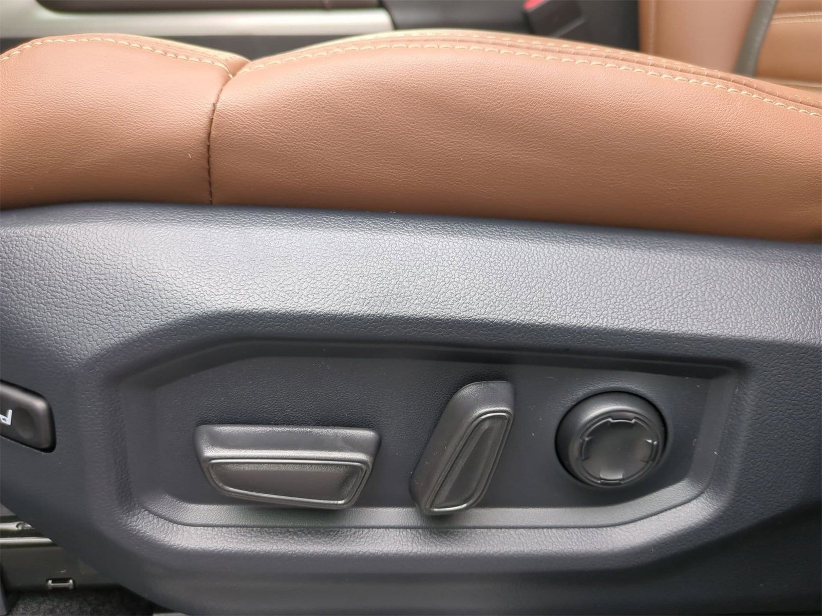 Thumbnail: 2026 Toyota Tundra - 18