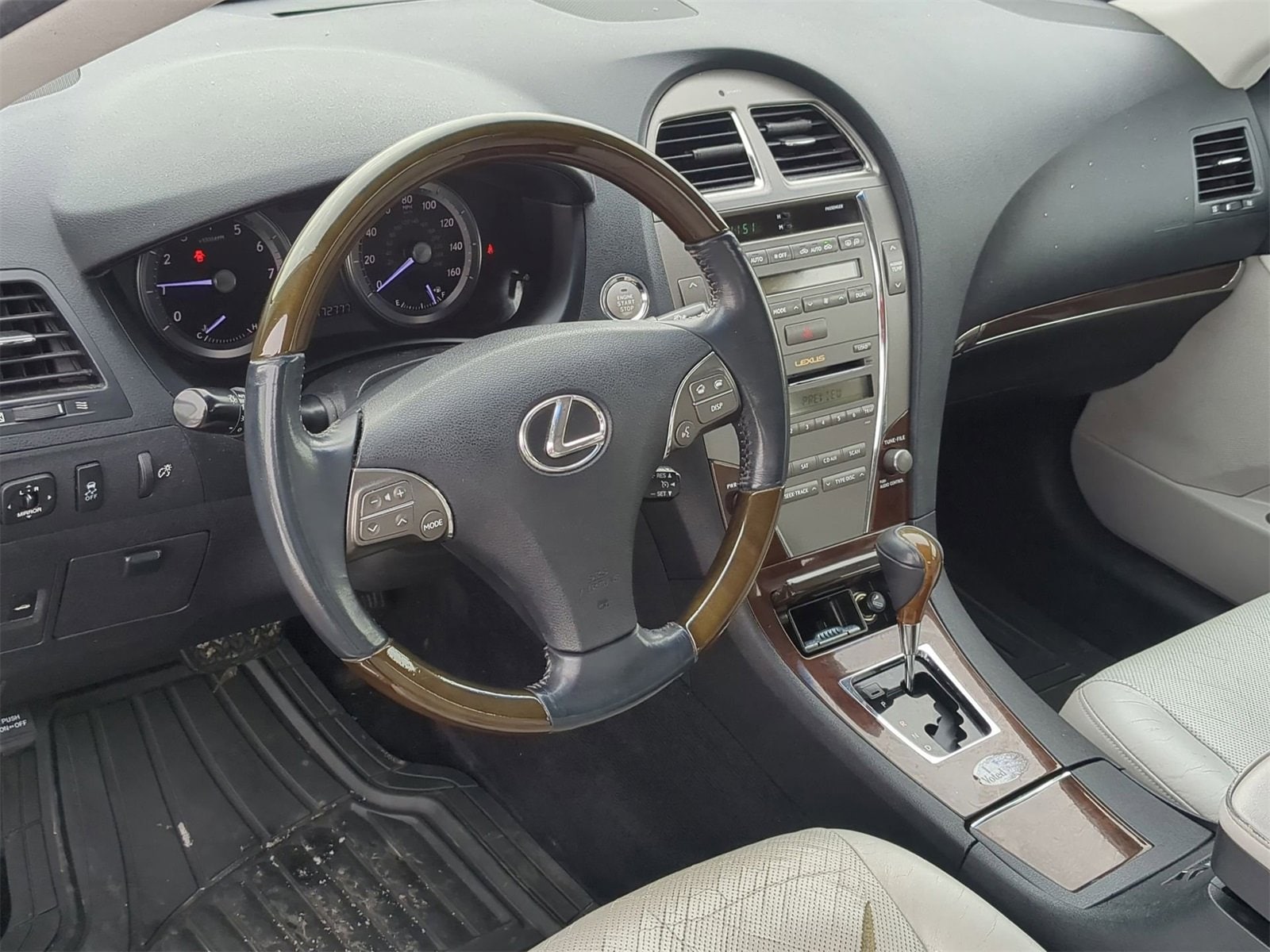 Thumbnail: 2010 Lexus ES - 10