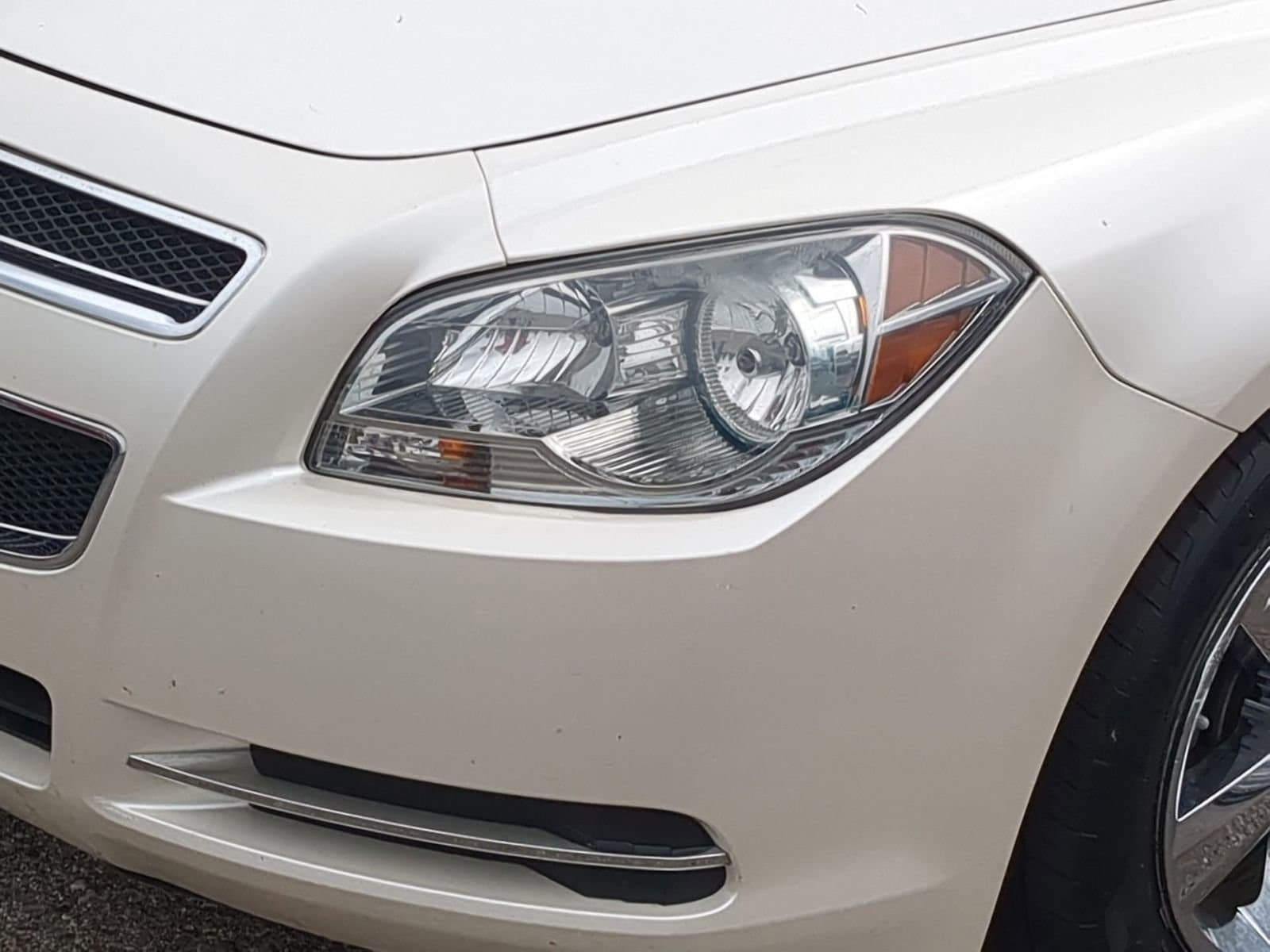 Thumbnail: 2010 Chevrolet Malibu - 11