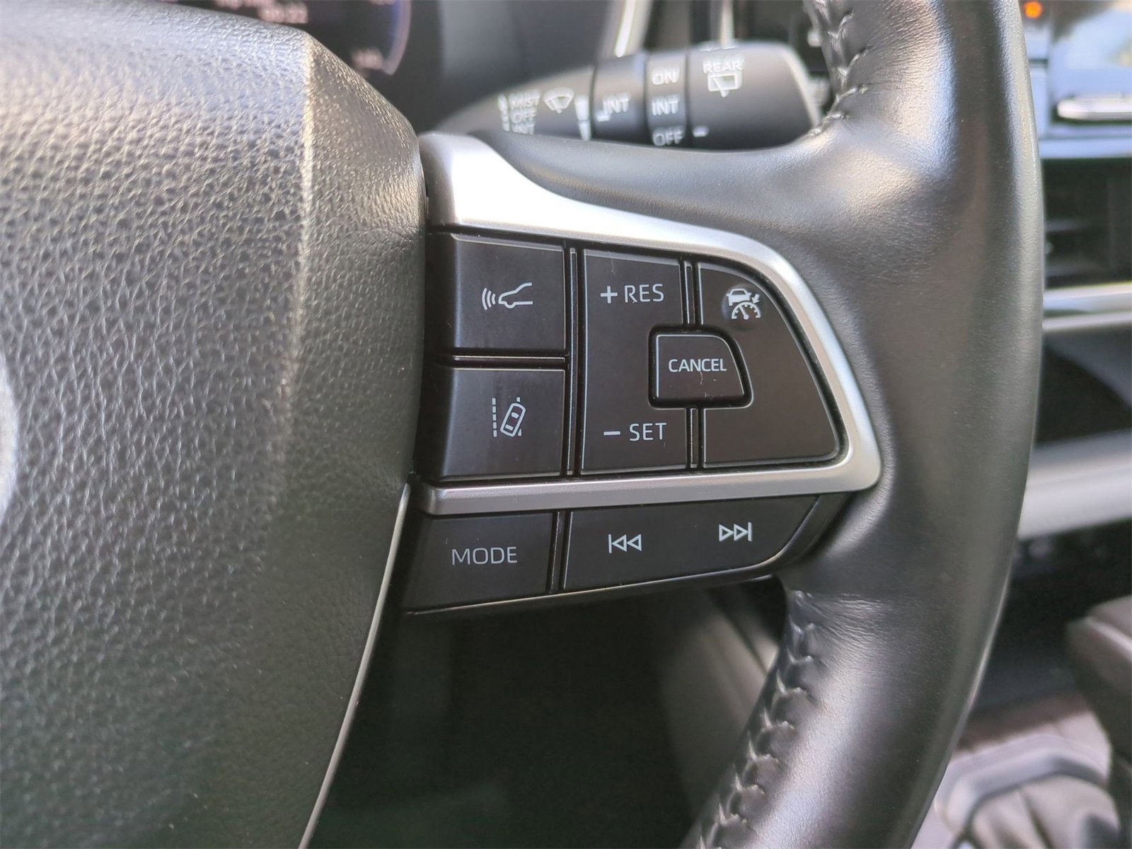 Thumbnail: 2023 Toyota Highlander - 24