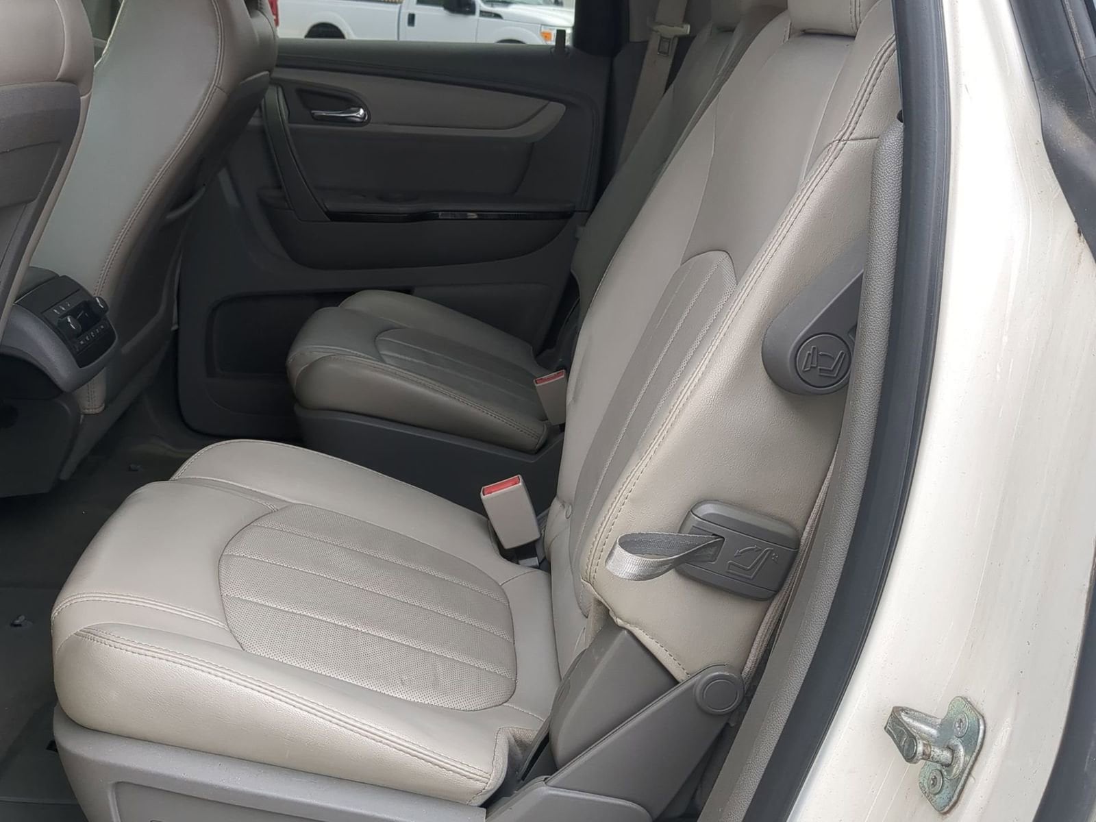 Thumbnail: 2015 Chevrolet Traverse - 19