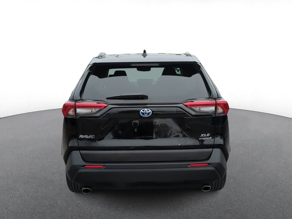 2022 Toyota RAV4 XLE 7