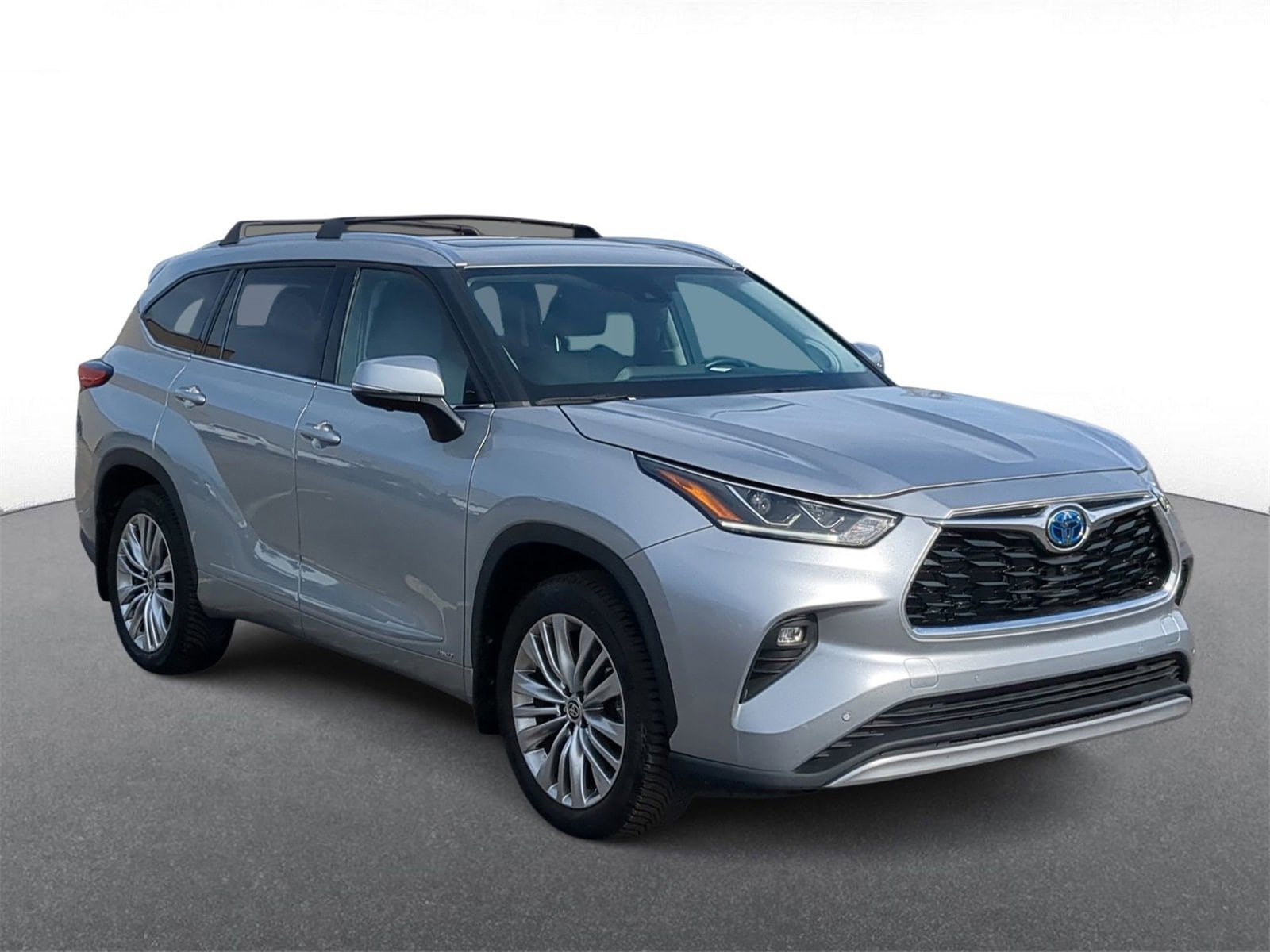 Thumbnail: 2023 Toyota Highlander - 2