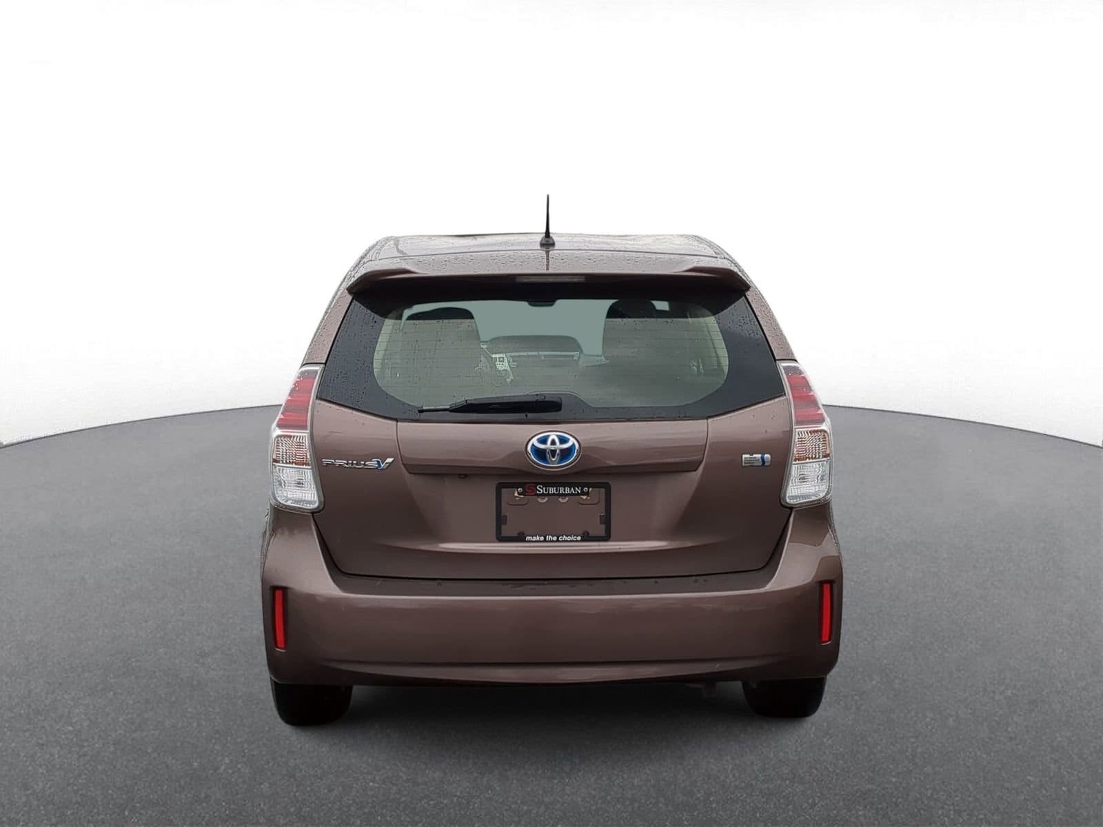 Thumbnail: 2017 Toyota Prius v - 7