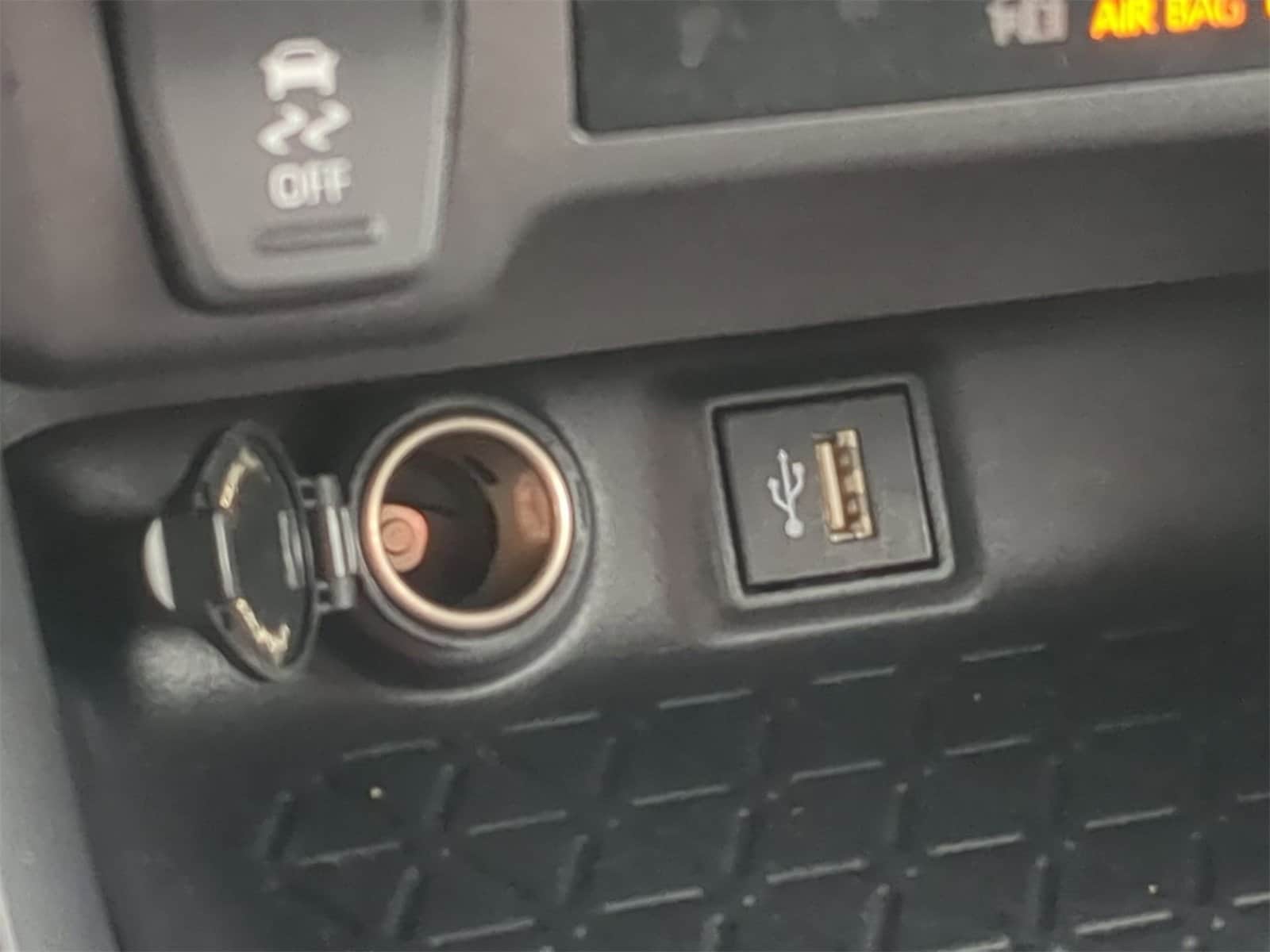 Thumbnail: 2025 Toyota RAV4 - 36