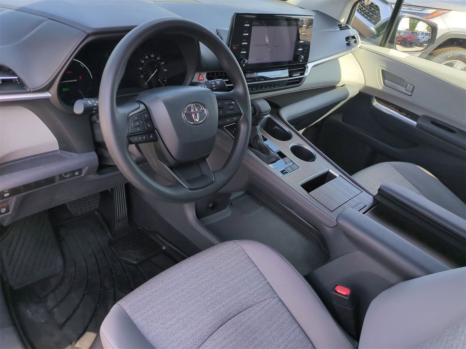 Thumbnail: 2023 Toyota Sienna - 10