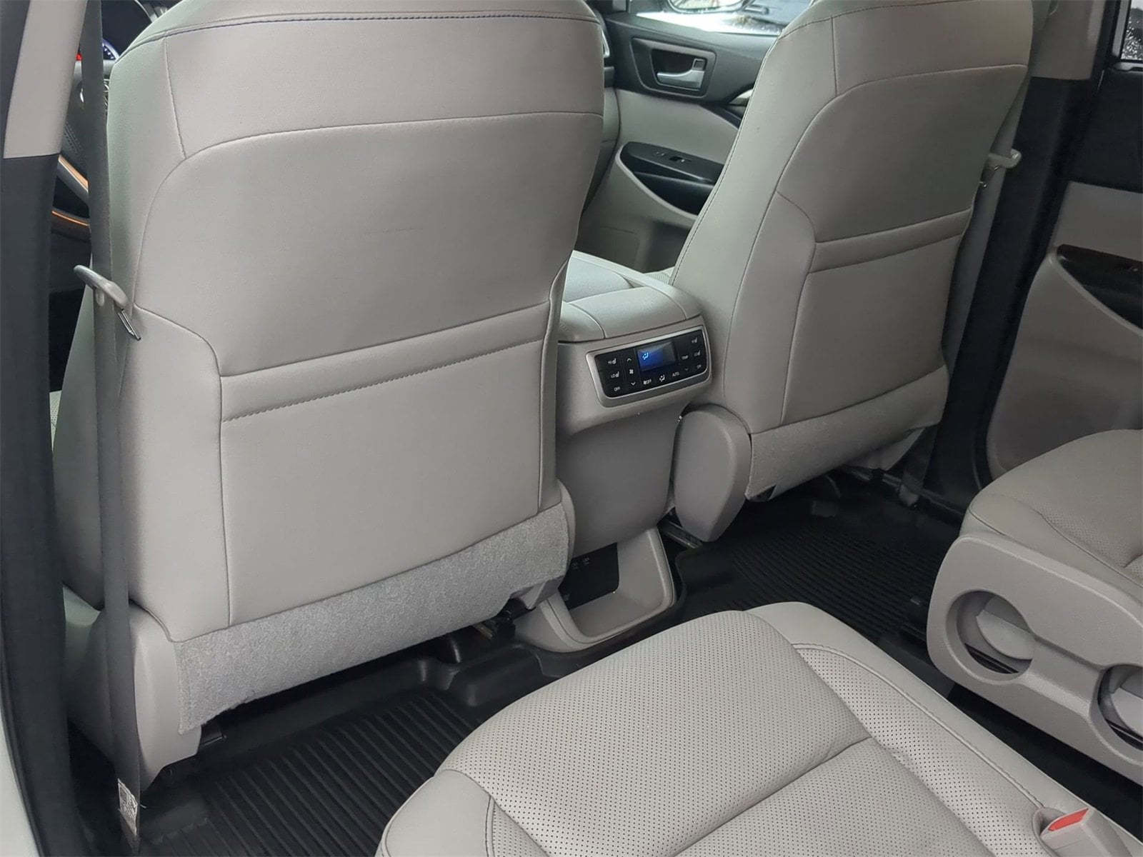 Thumbnail: 2018 Toyota Highlander - 18