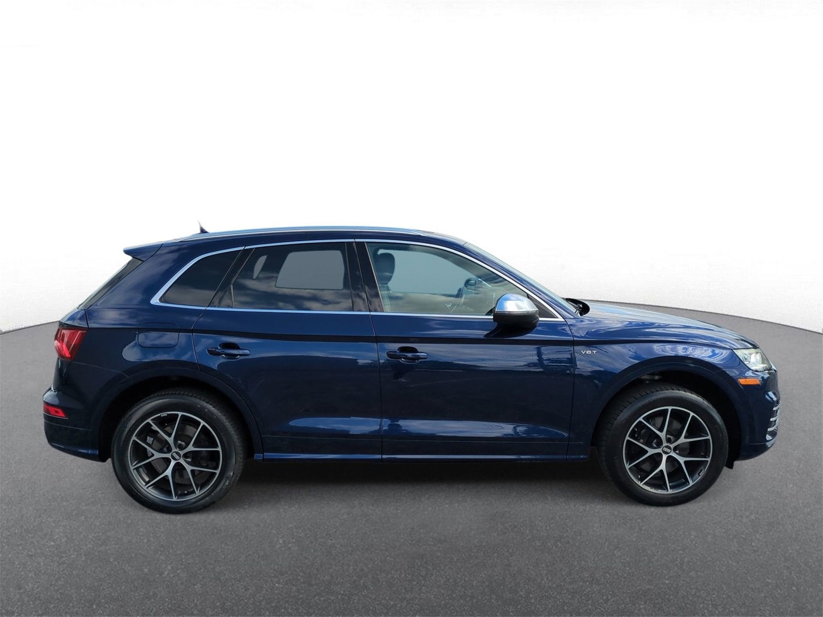 Thumbnail: 2018 Audi SQ5 - 9