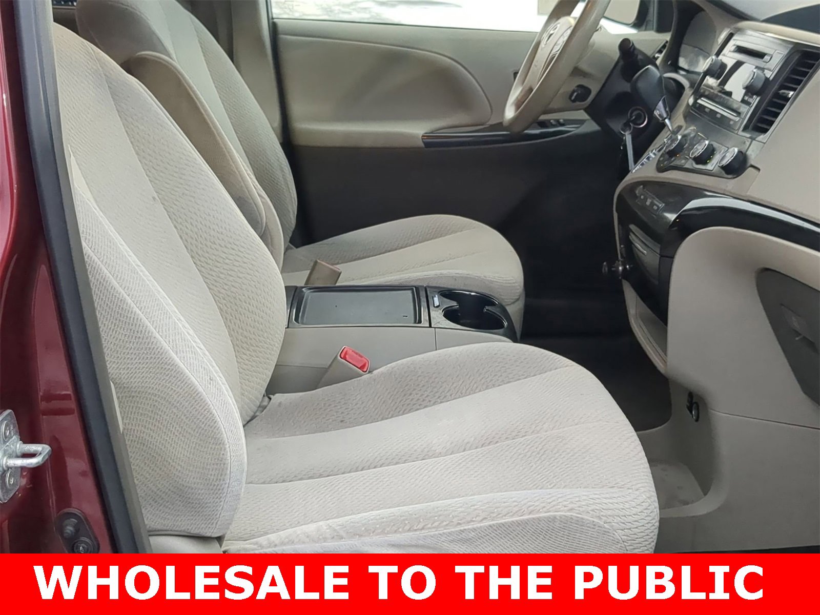 Thumbnail: 2012 Toyota Sienna - 23