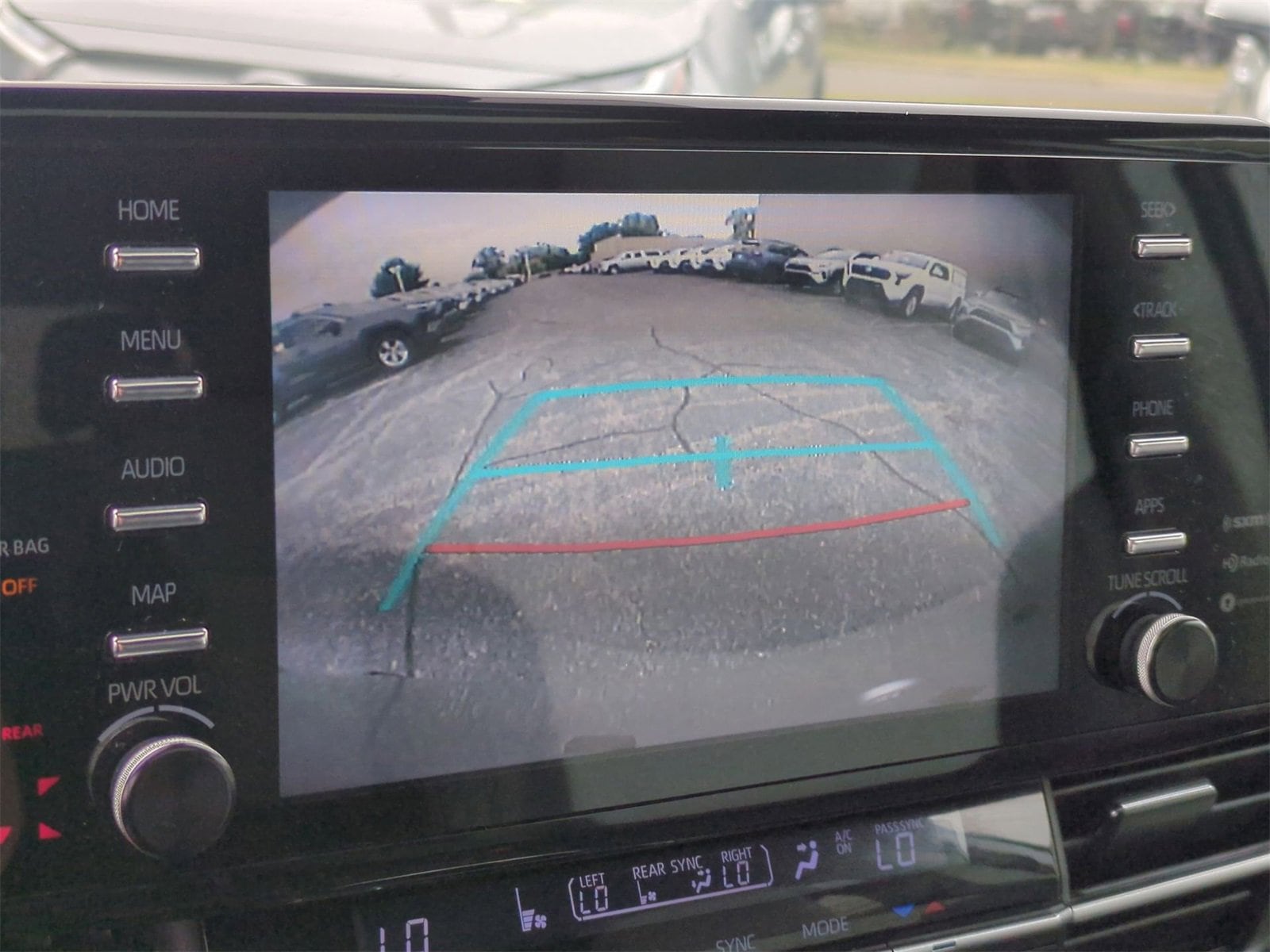 Thumbnail: 2021 Toyota Sienna - 28