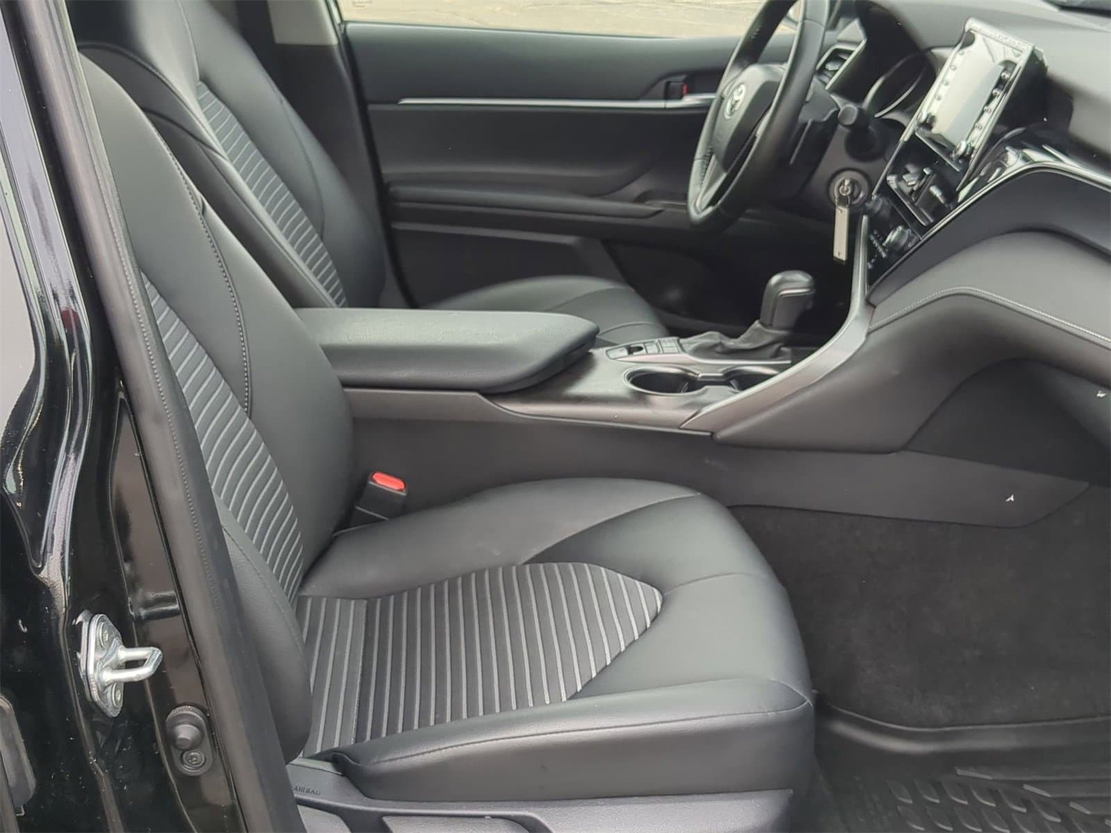 Thumbnail: 2023 Toyota Camry - 28