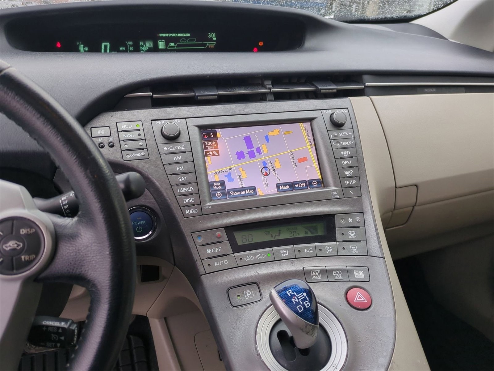 Thumbnail: 2012 Toyota Prius - 28