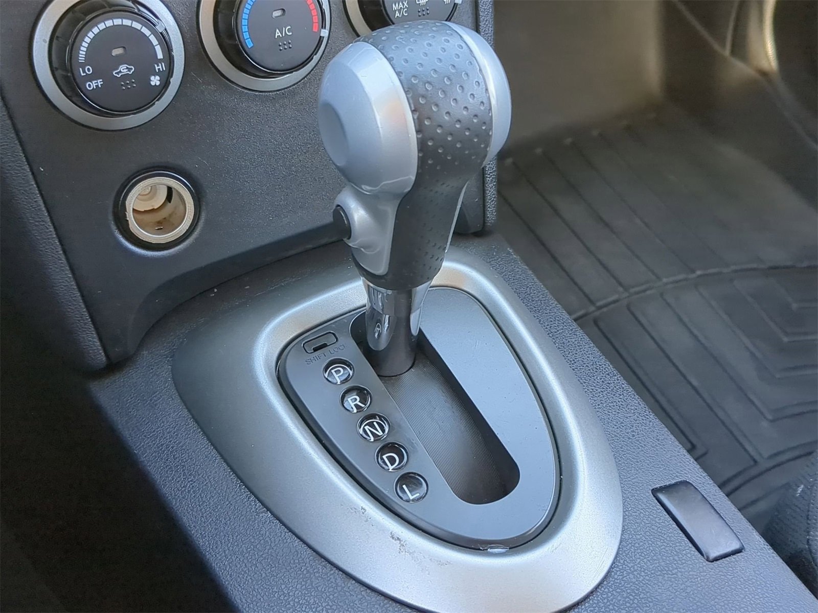 Thumbnail: 2015 Nissan Rogue - 37