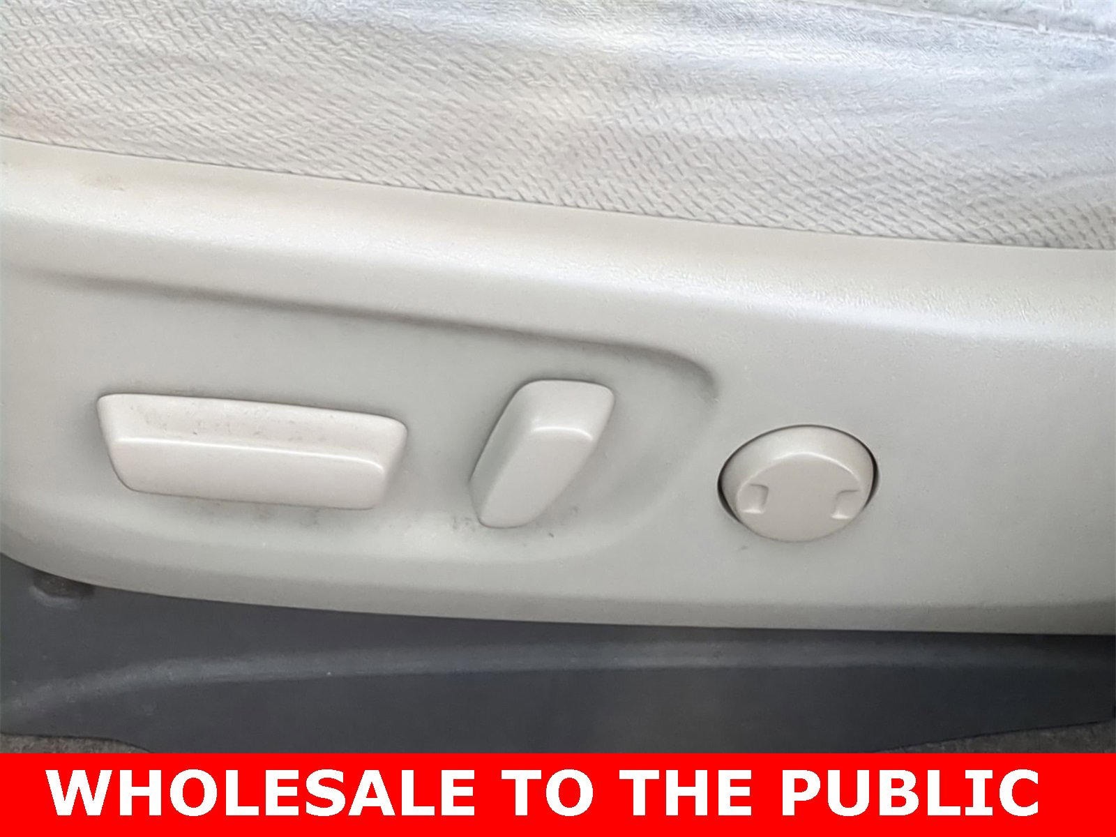 Thumbnail: 2012 Toyota Sienna - 17