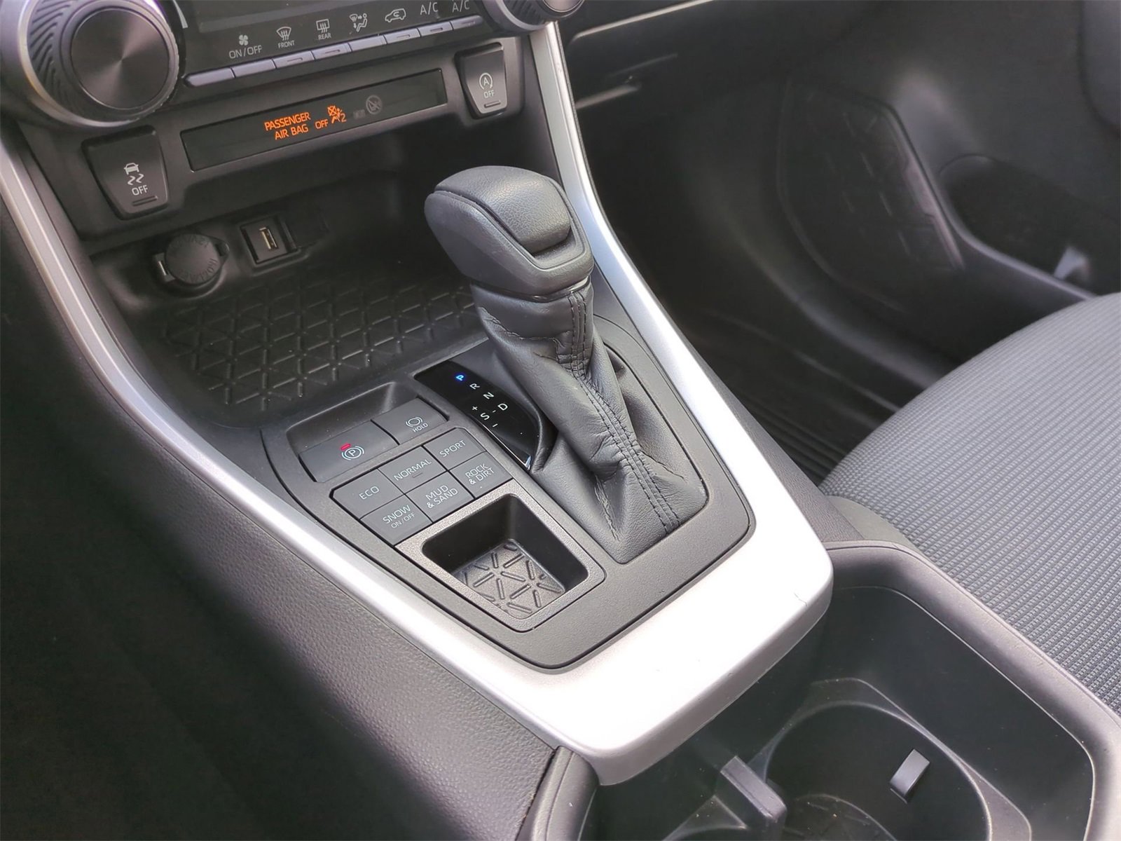 Thumbnail: 2022 Toyota RAV4 - 30