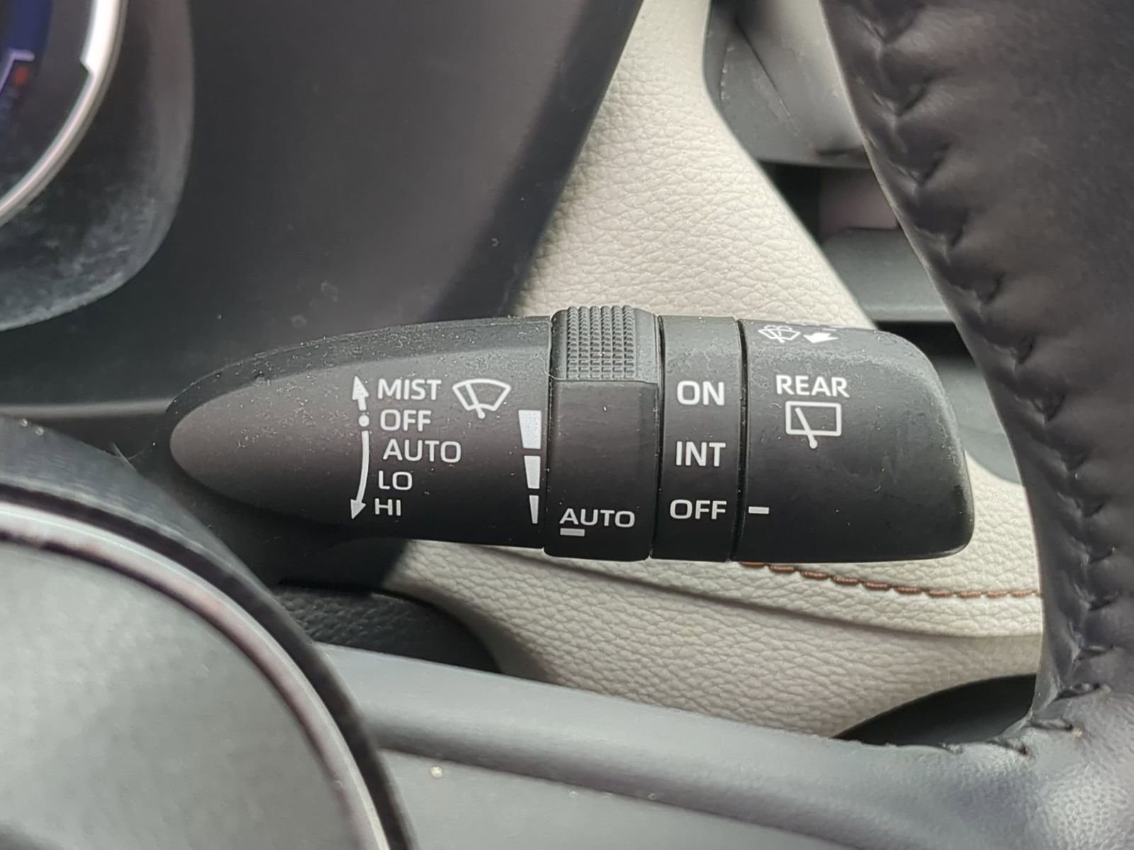 Thumbnail: 2020 Toyota RAV4 - 25