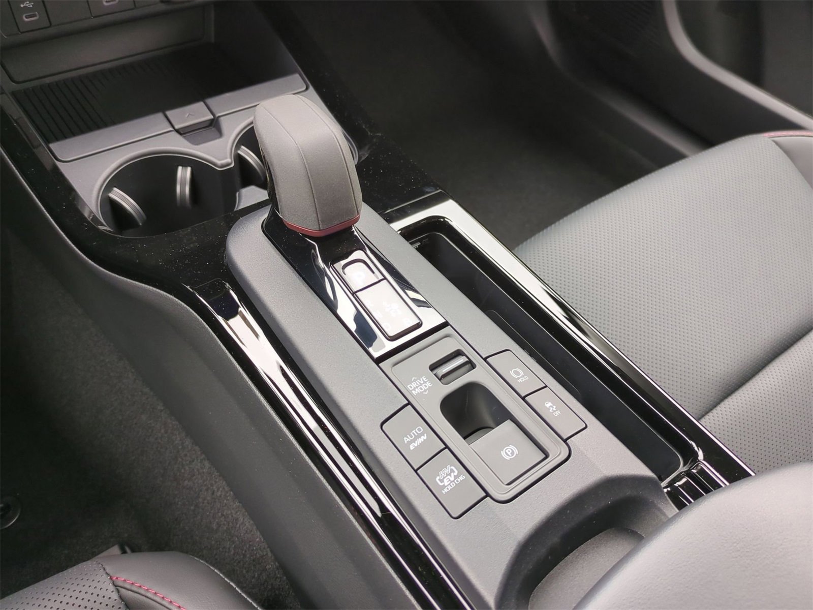 2025 Toyota Prius Plug-in 27