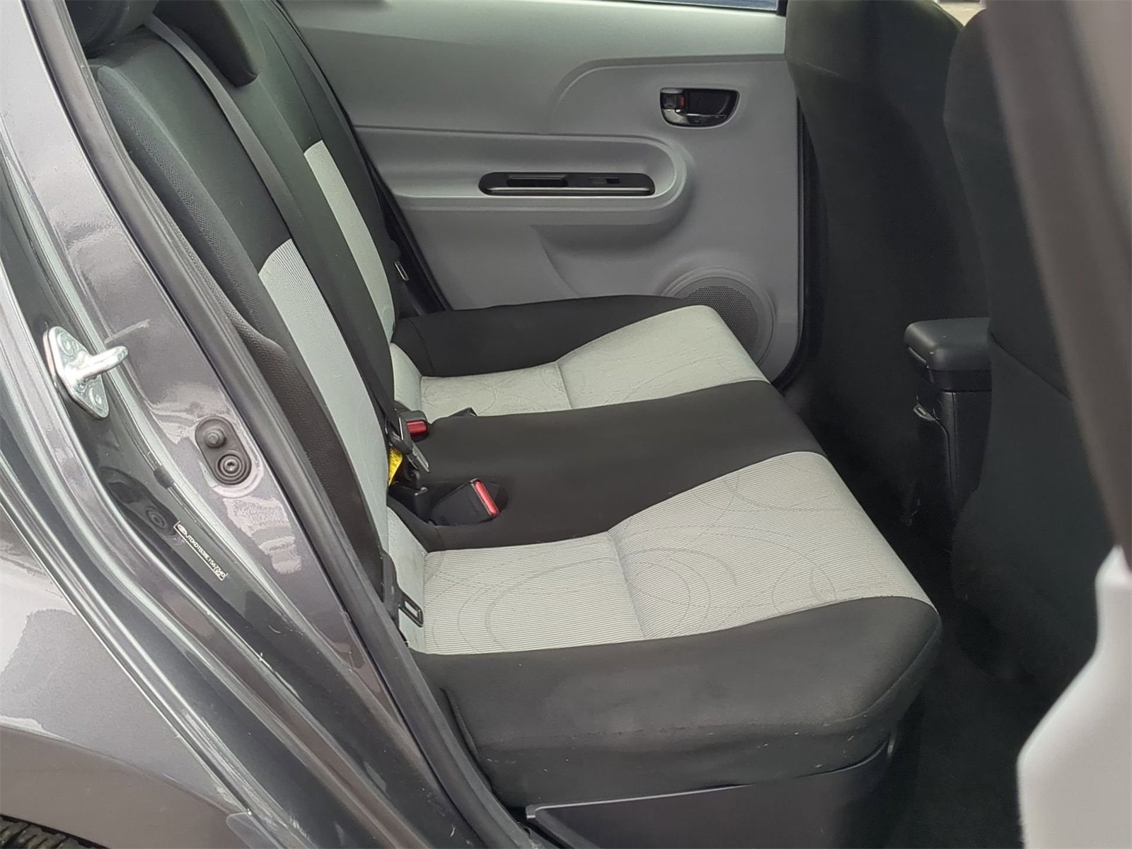 Thumbnail: 2014 Toyota Prius c - 27