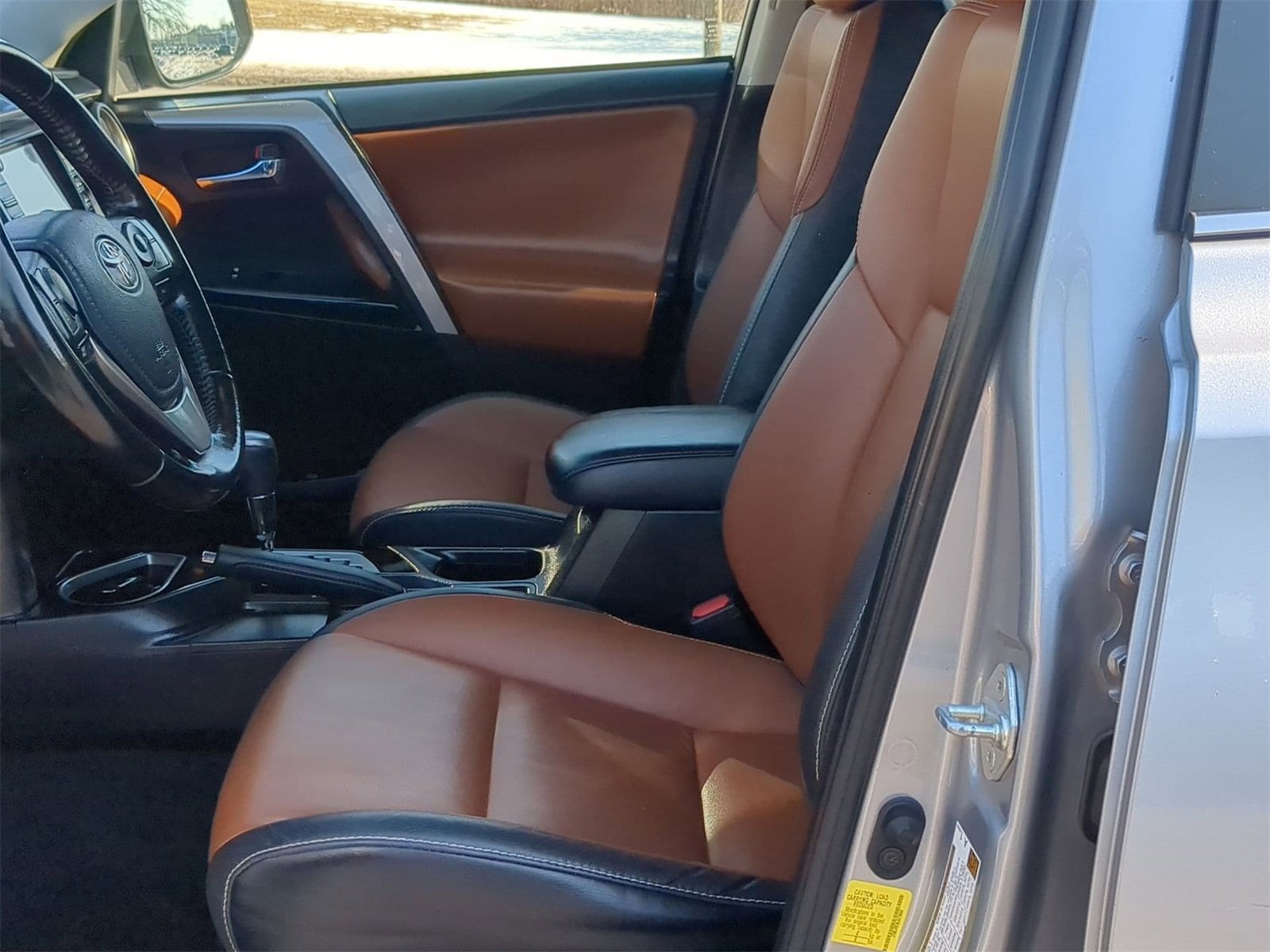 Thumbnail: 2018 Toyota RAV4 - 23