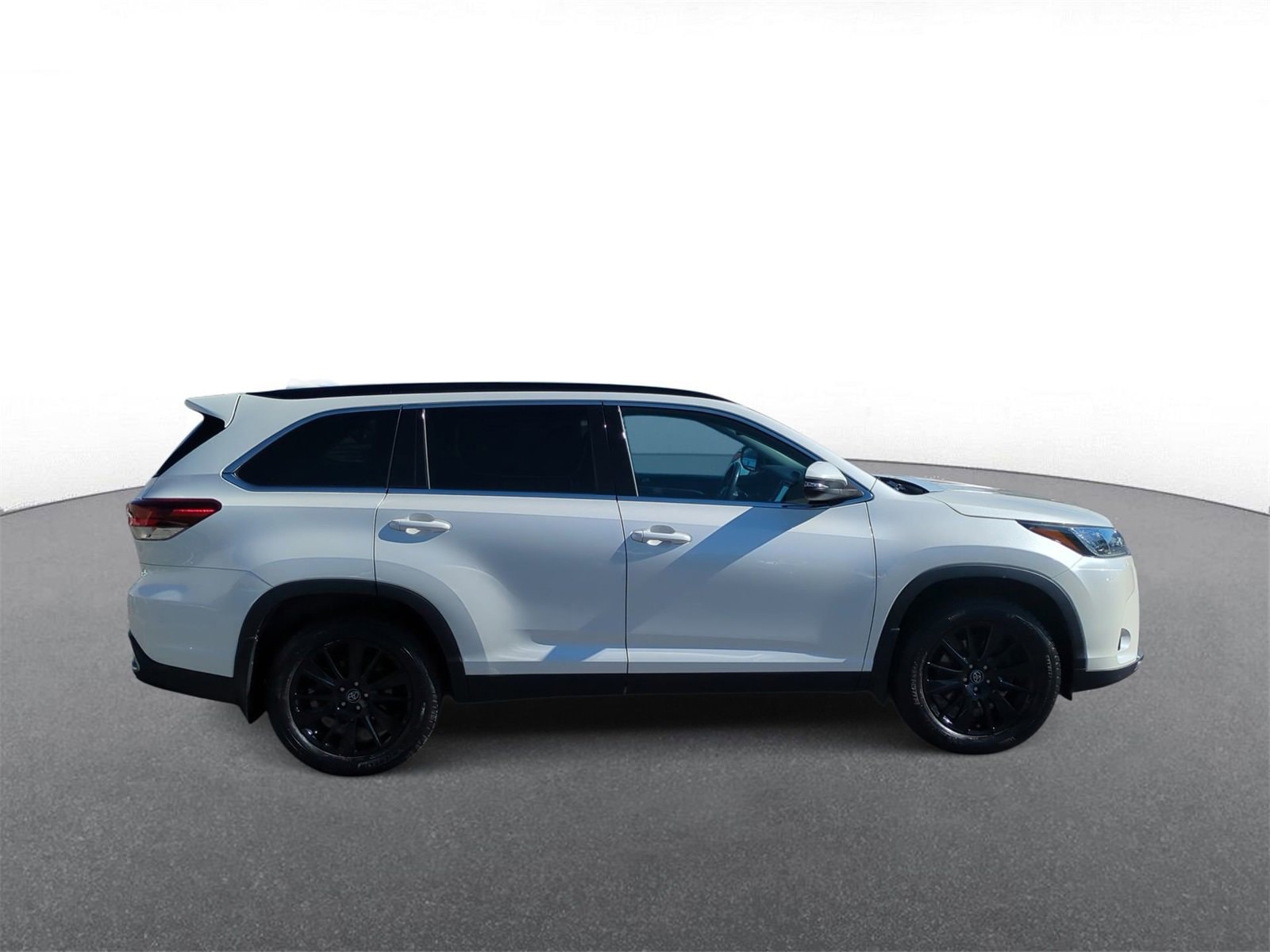 Thumbnail: 2019 Toyota Highlander - 9