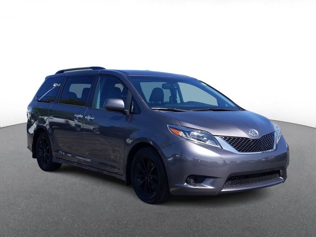 Used 2017 Toyota Sienna SE with VIN 5TDXZ3DC9HS848204 for sale in Troy, MI