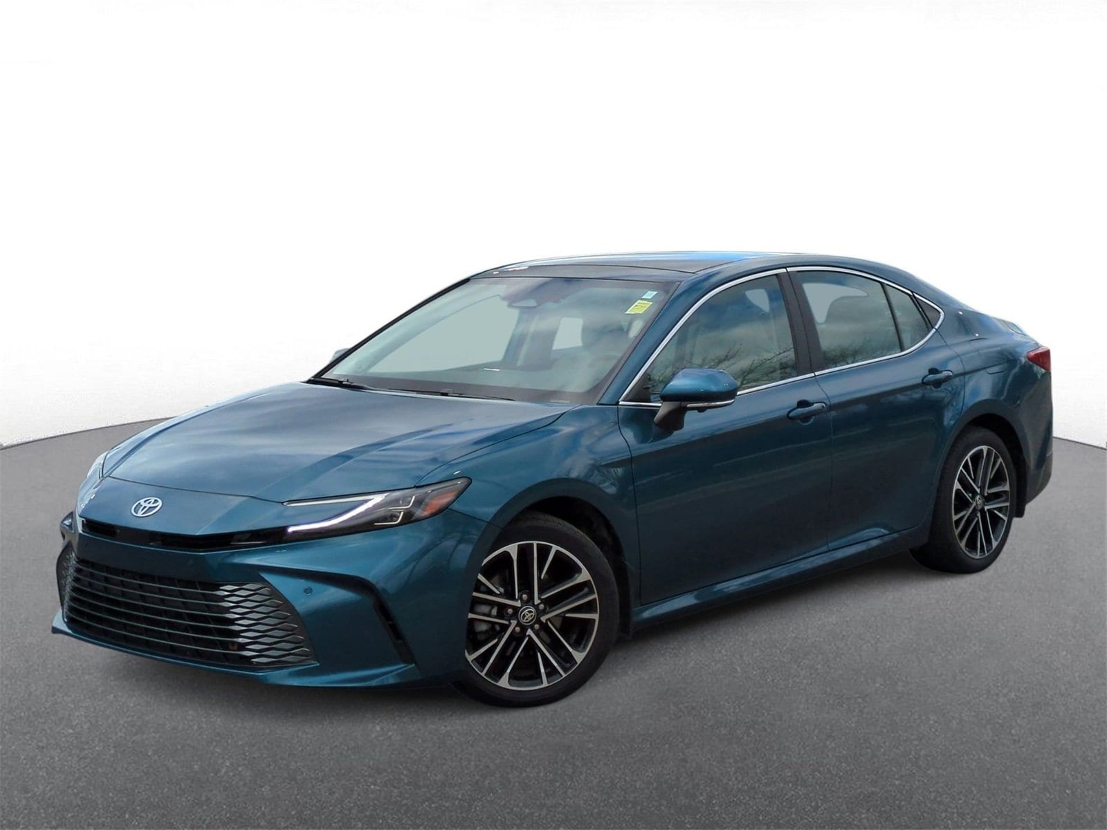 2025 Toyota Camry XSE's photo