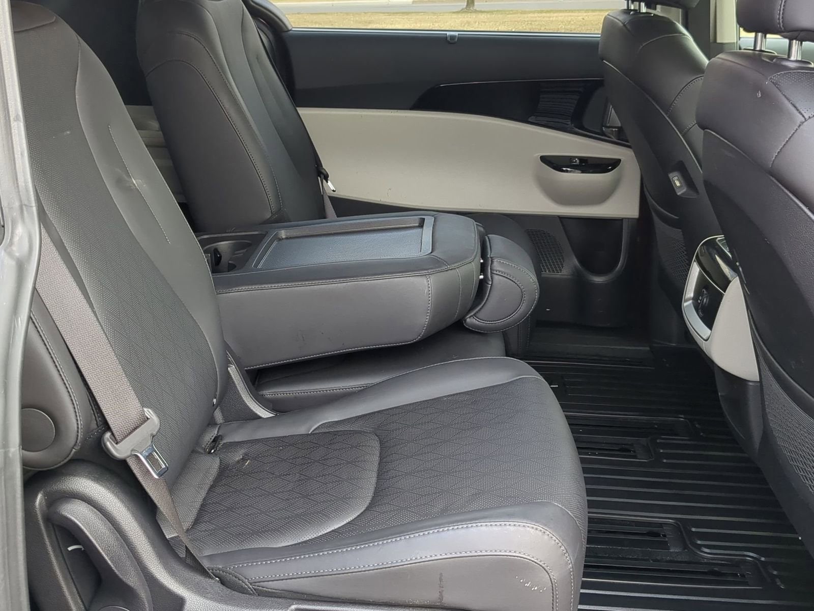 Thumbnail: 2024 Kia Carnival - 19