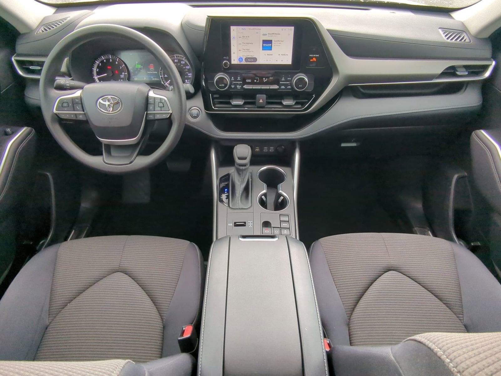 Thumbnail: 2023 Toyota Highlander - 15