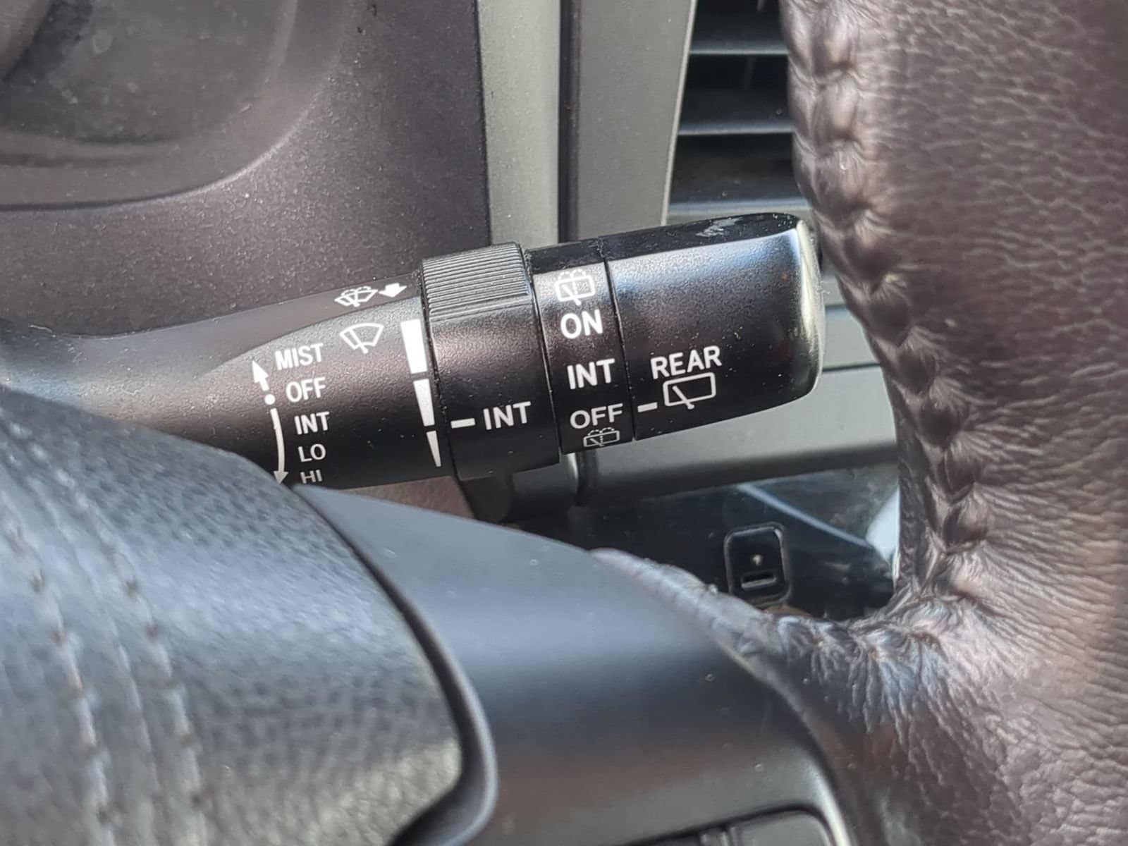 Thumbnail: 2016 Toyota Sienna - 25
