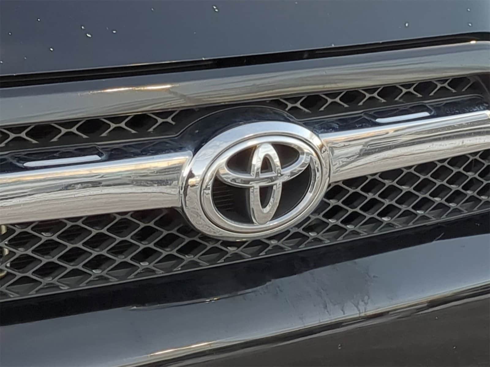 Thumbnail: 2011 Toyota 4Runner - 19