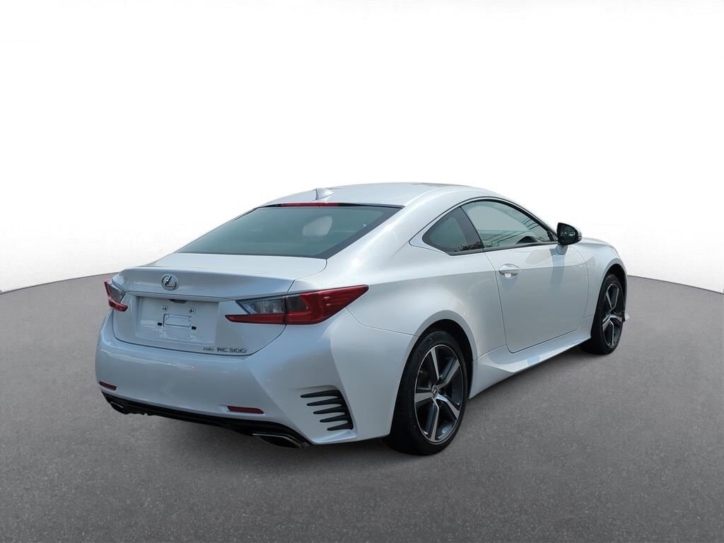 Thumbnail: 2017 Lexus RC - 8