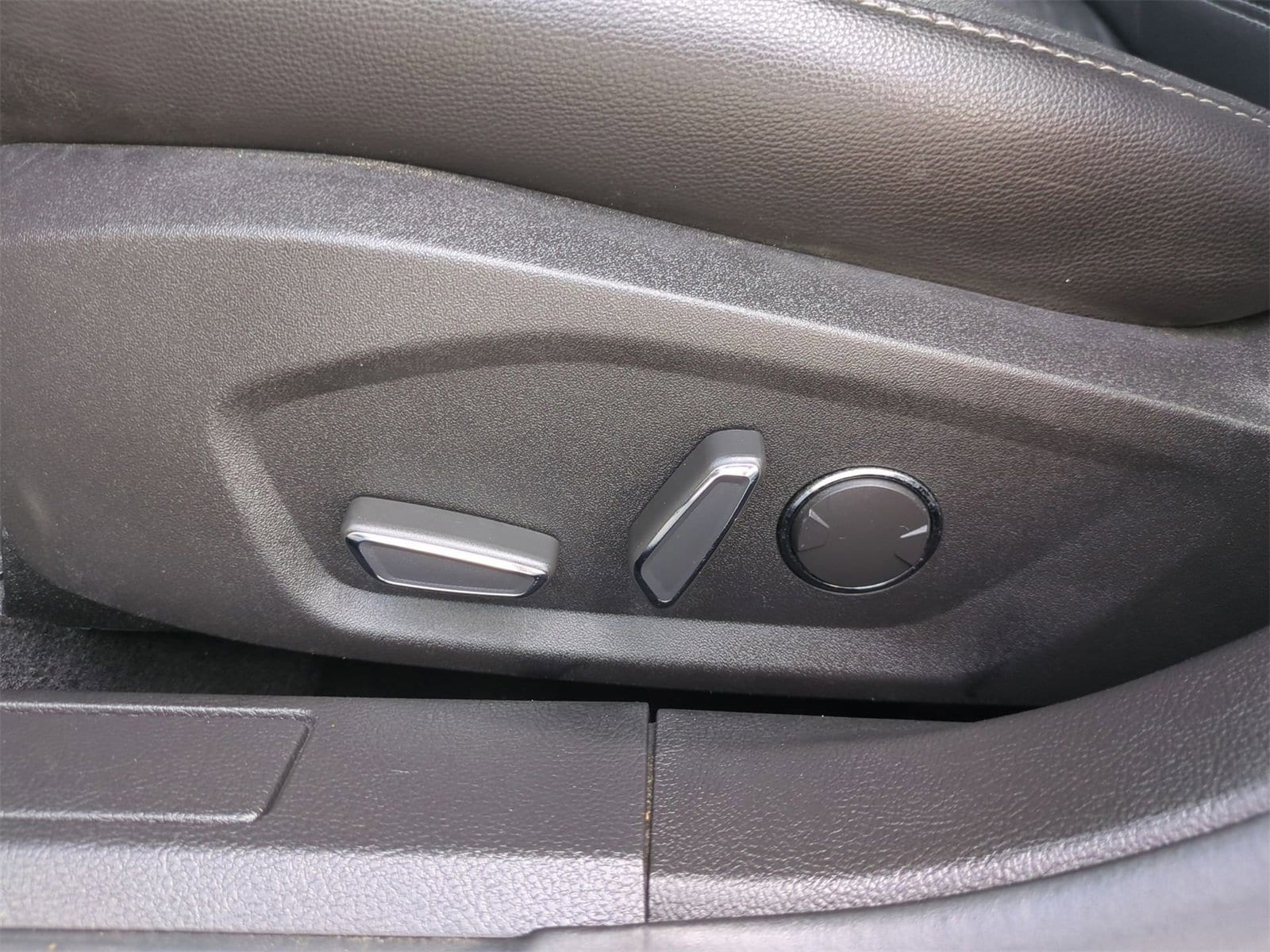 Thumbnail: 2014 Ford Fusion - 17
