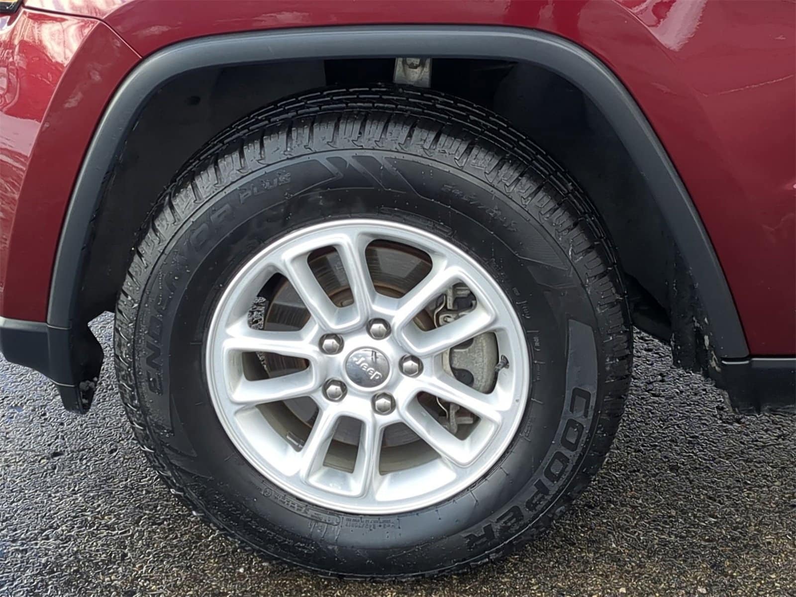 Thumbnail: 2018 Jeep Grand Cherokee - 14