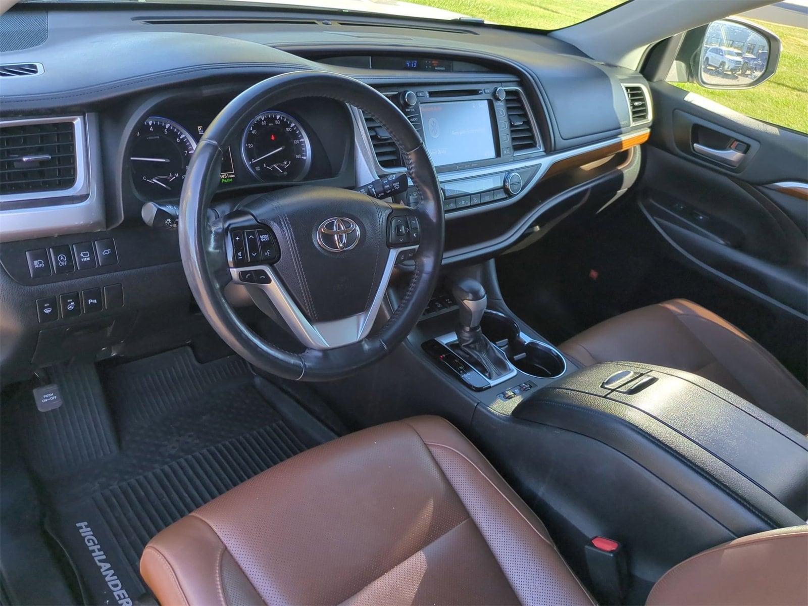 Thumbnail: 2019 Toyota Highlander - 10