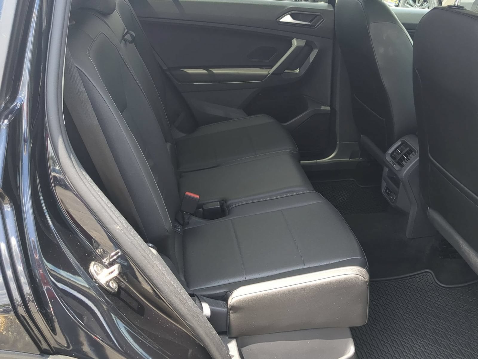 Thumbnail: 2019 Volkswagen Tiguan - 20