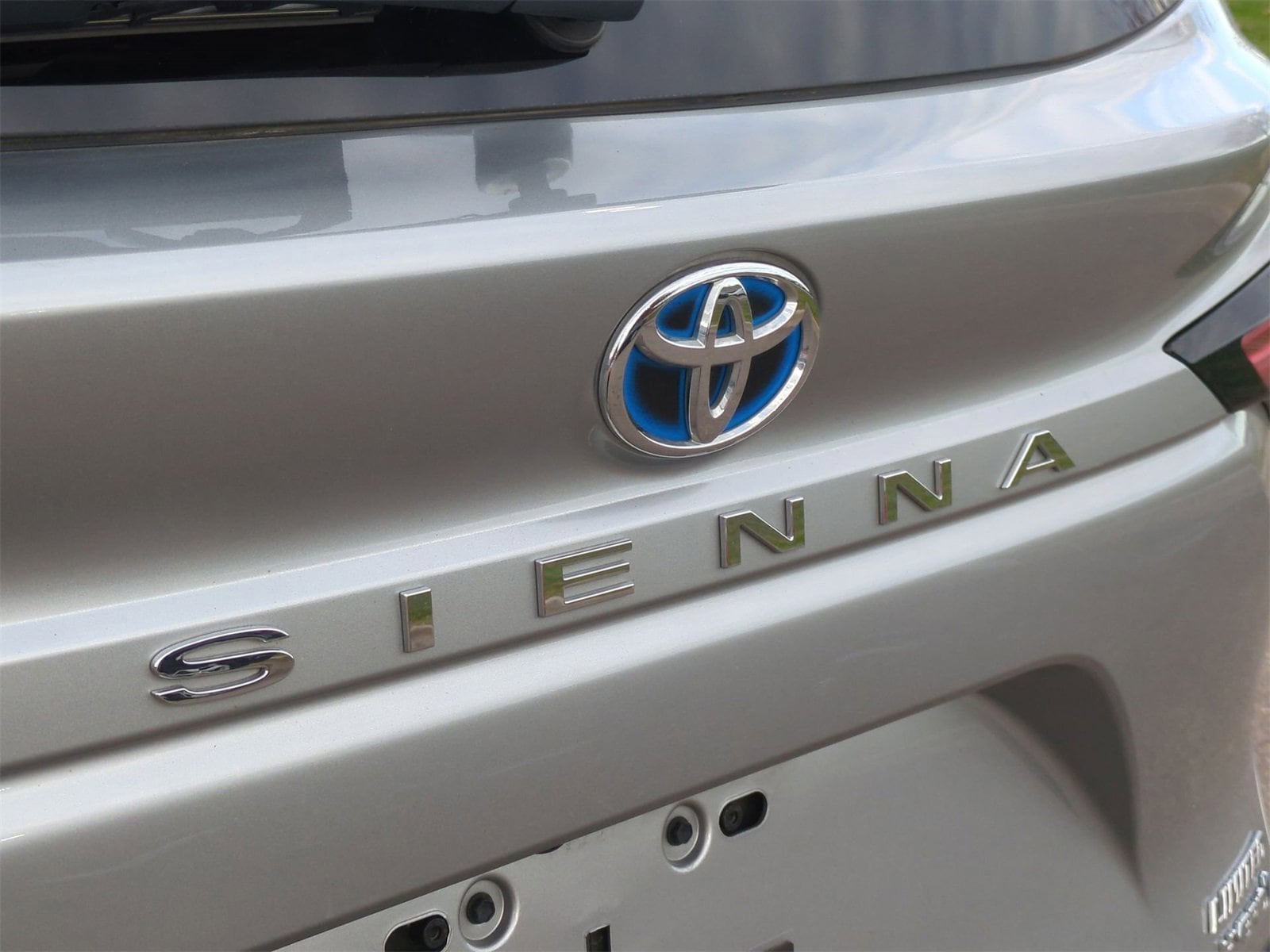 Thumbnail: 2024 Toyota Sienna - 12