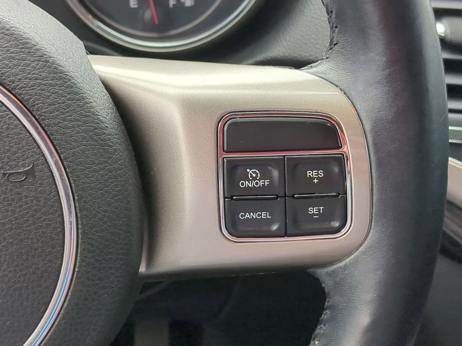 Thumbnail: 2013 Jeep Grand Cherokee - 24