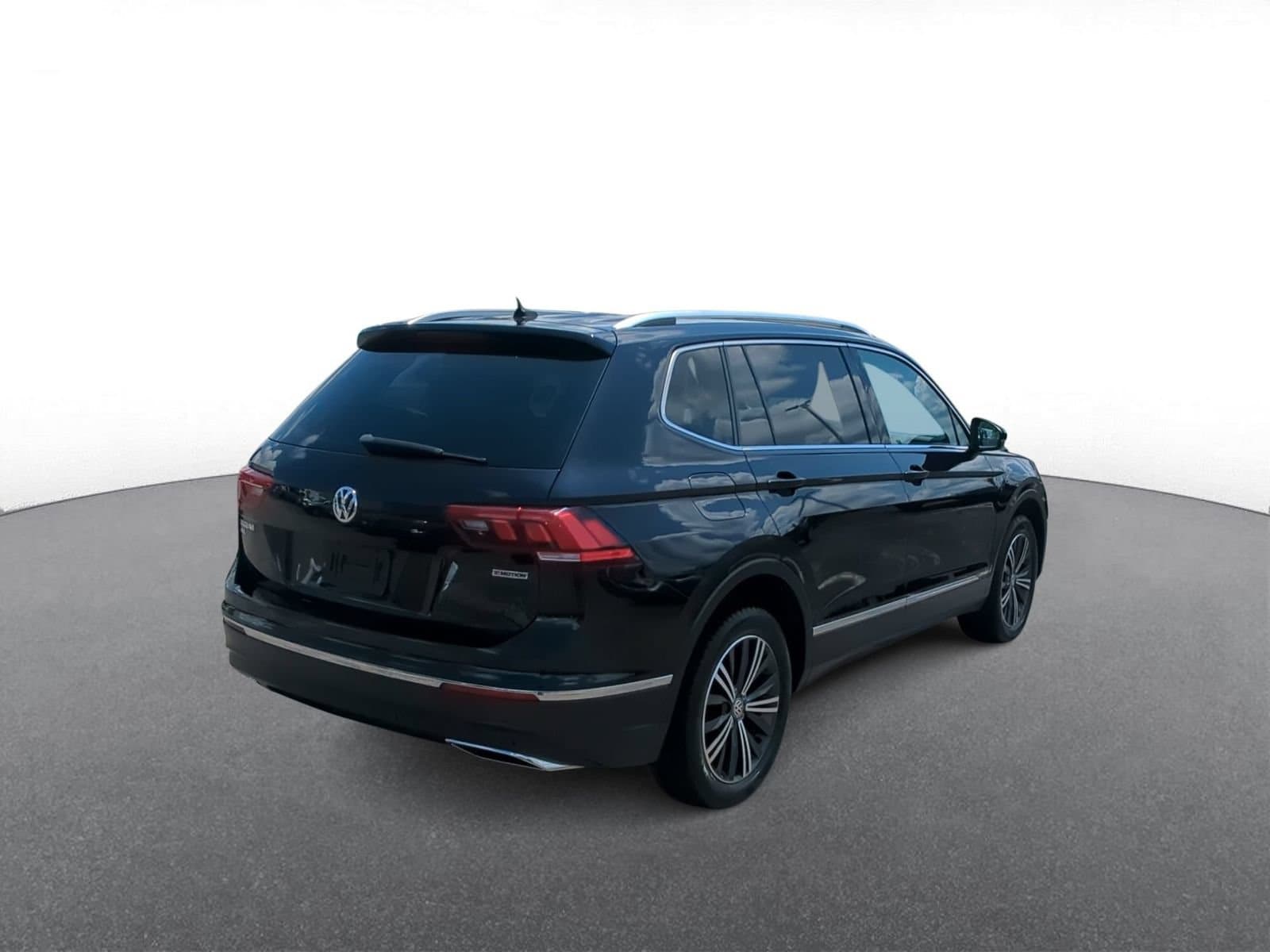 Thumbnail: 2019 Volkswagen Tiguan - 8