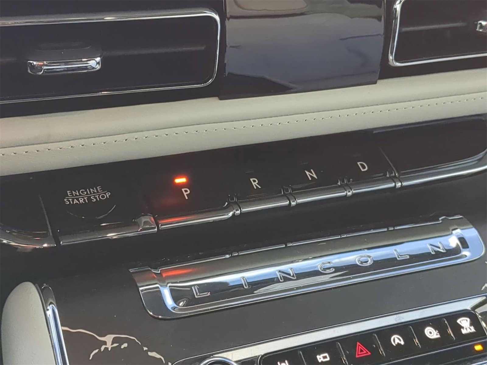 Thumbnail: 2025 Lincoln Aviator - 33