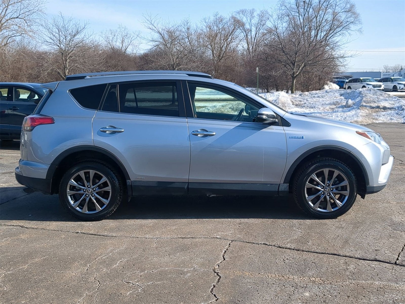 Thumbnail: 2018 Toyota RAV4 - 15